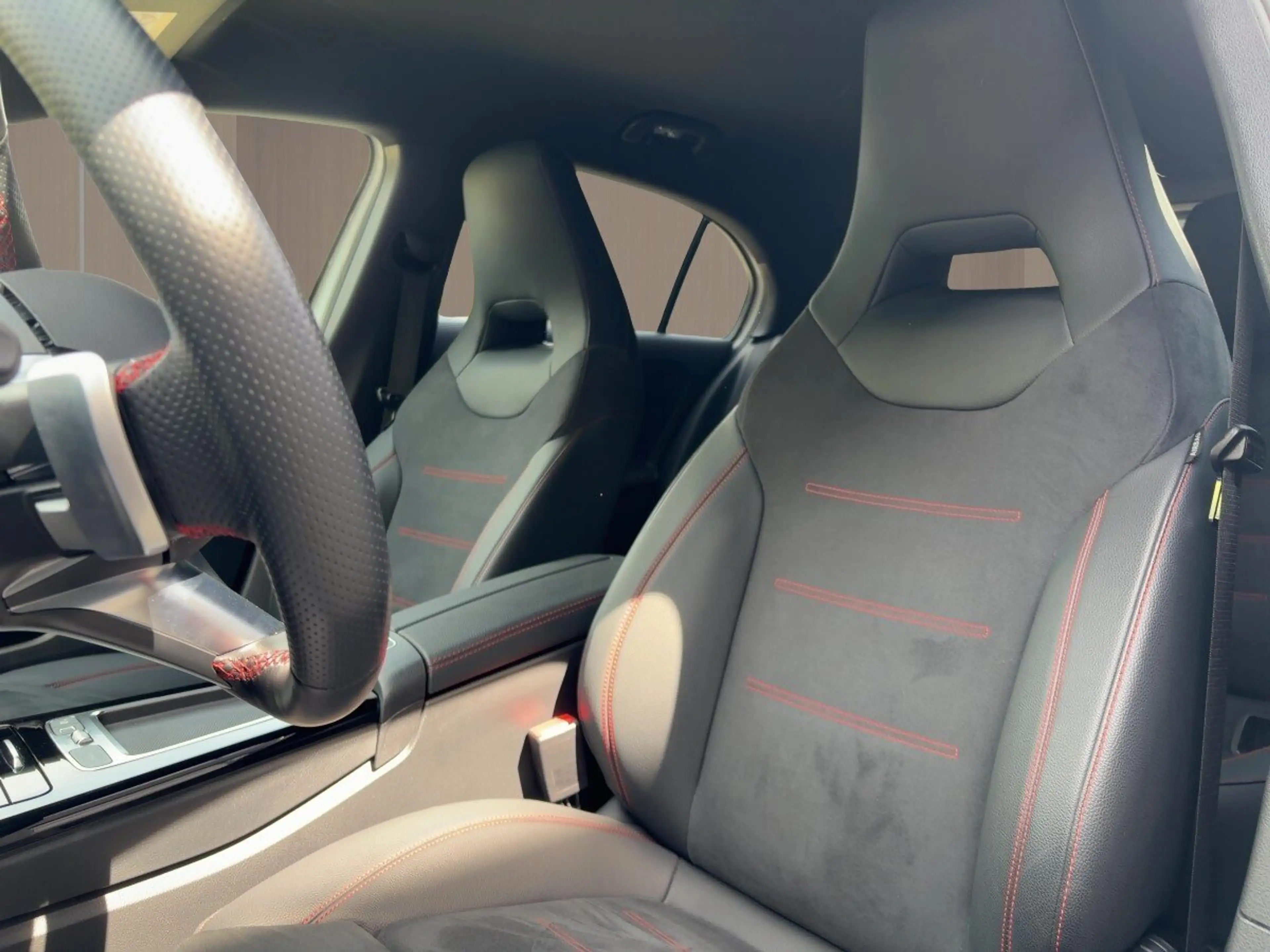 Mercedes-Benz A 220 A 220d Kompaktlimousine AMG-LINE+NIGHT+DISTR.+LED — photo 12