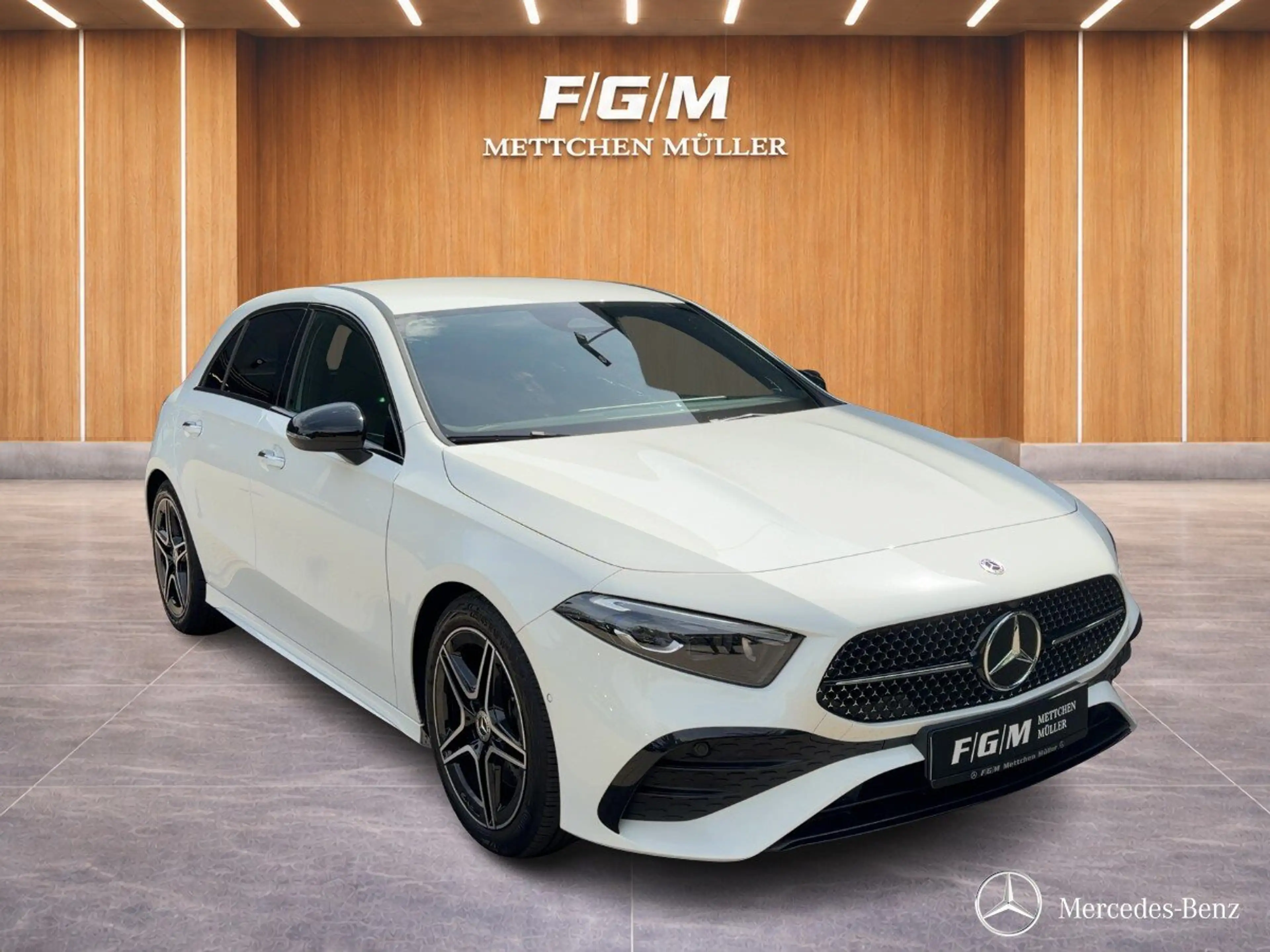Mercedes-Benz A 220 A 220d Kompaktlimousine AMG-LINE+NIGHT+DISTR.+LED — photo 4