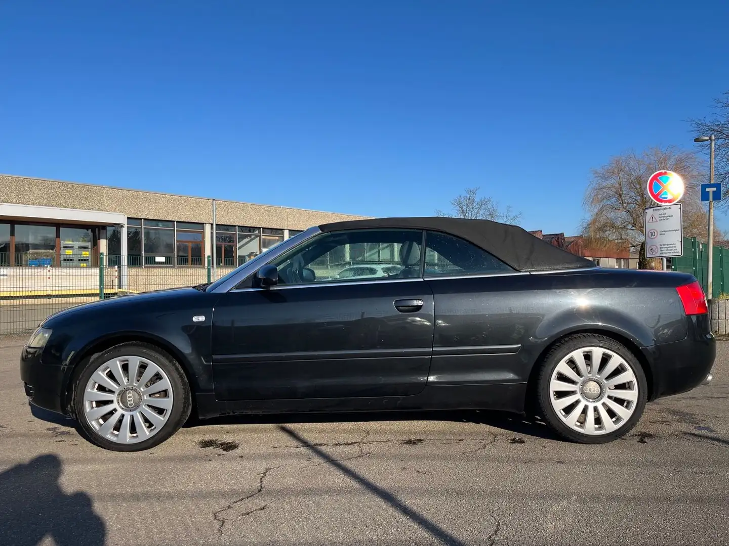 Audi A4 Cabriolet 3.0 Schwarz - 2