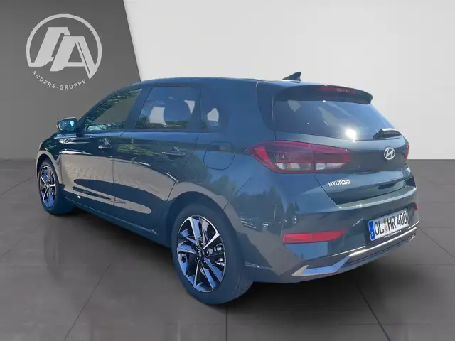 Hyundai i30 view 3