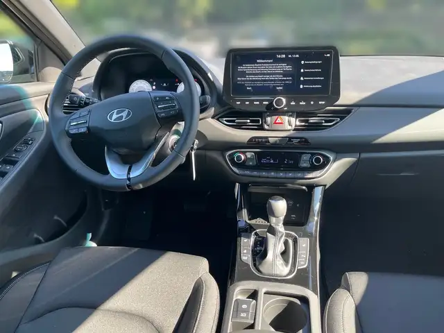 Hyundai i30 view 8