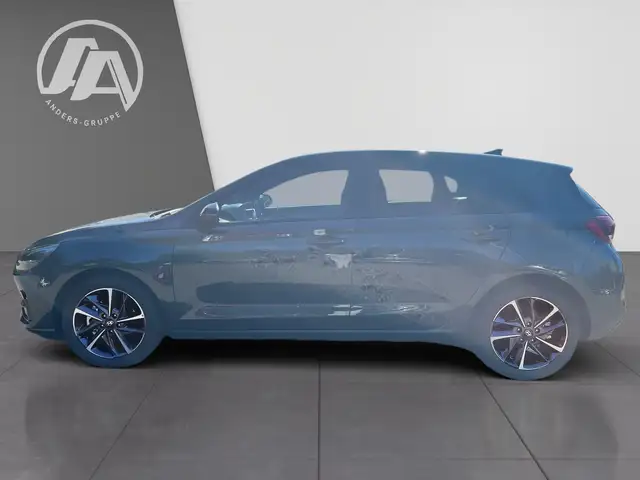 Hyundai i30 view 4