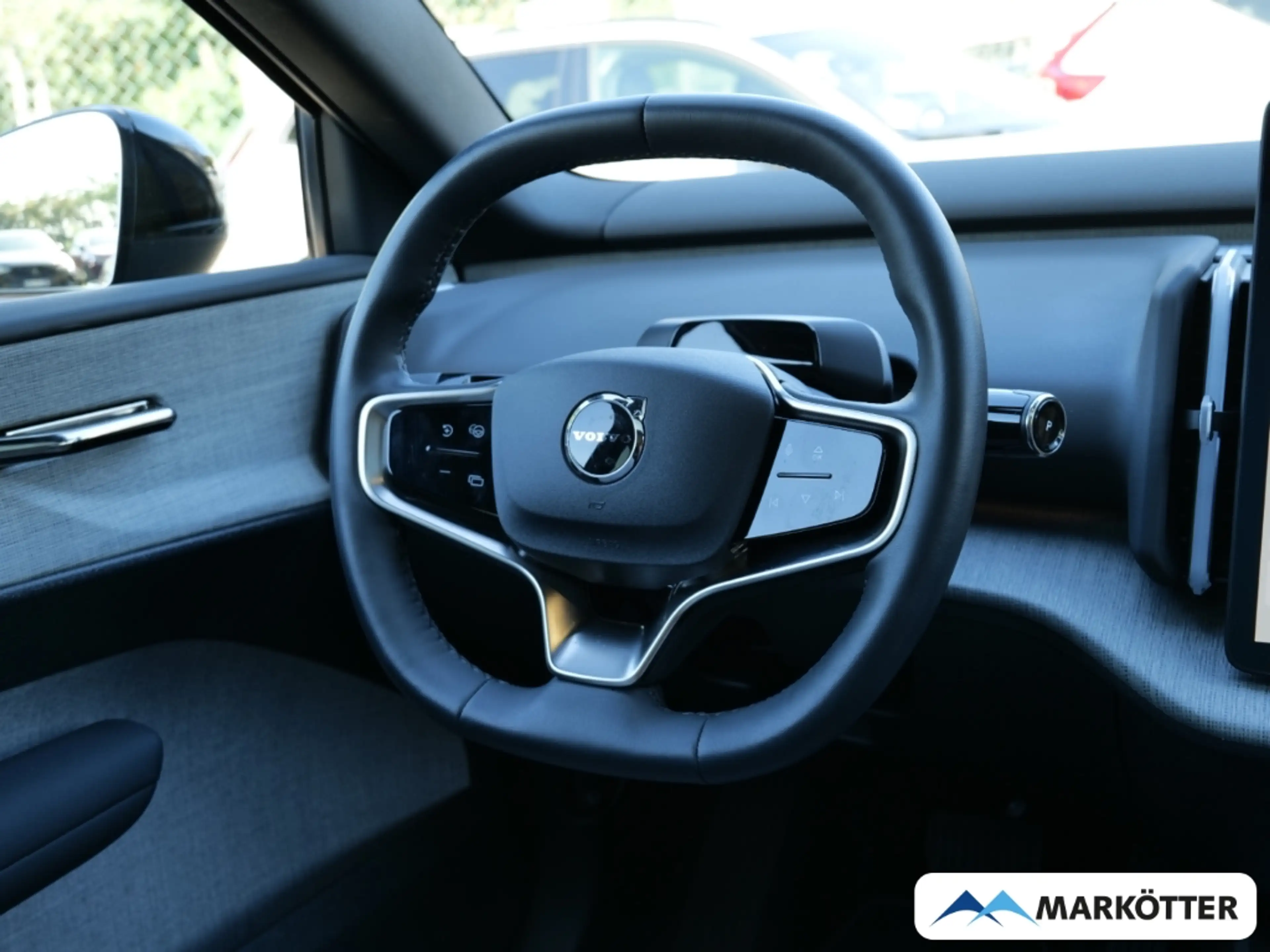 Volvo EX30 Twin Motor AWD Ultra STHZ/Wärmepumpe/PANO — photo 15