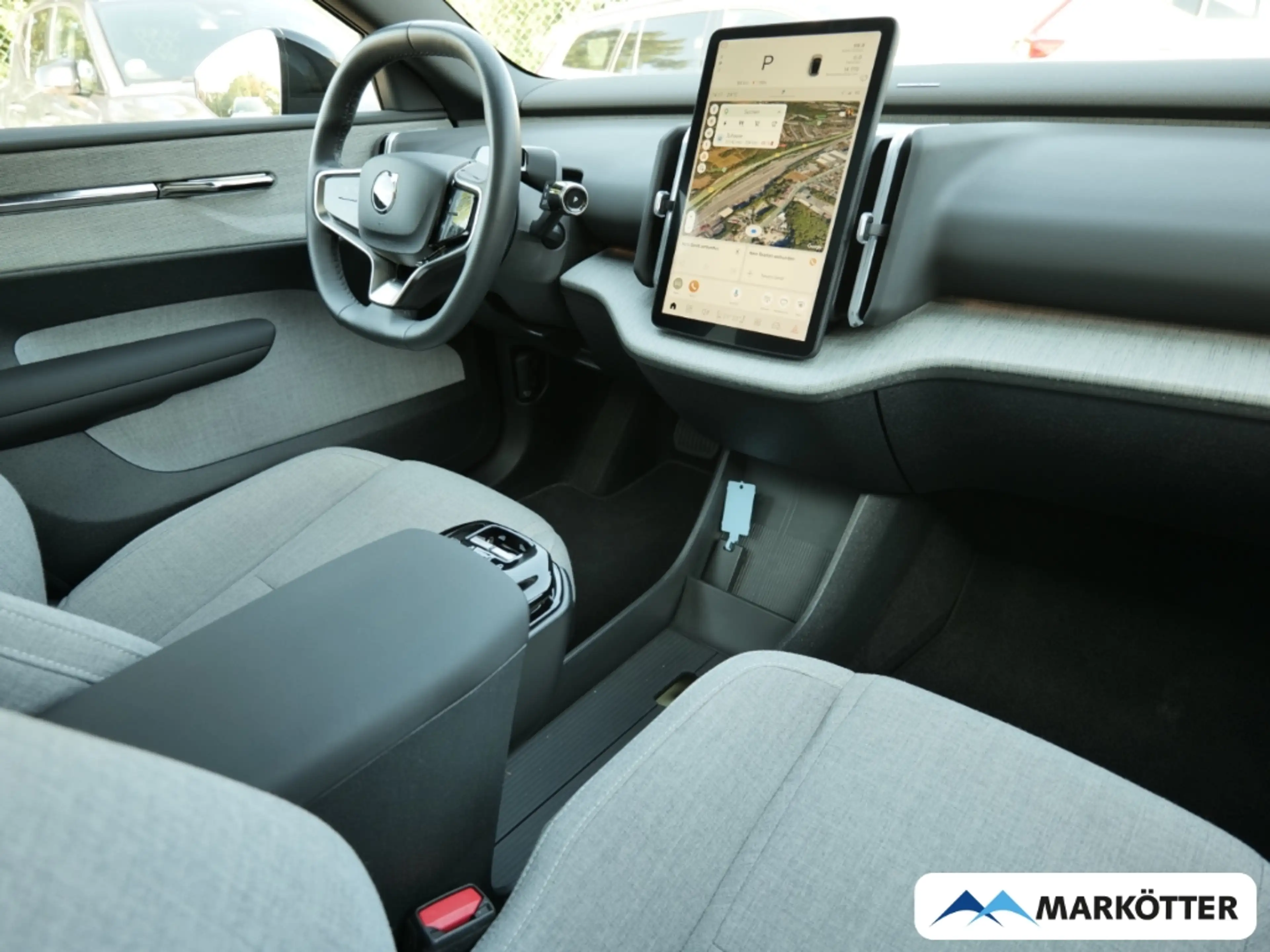 Volvo EX30 Twin Motor AWD Ultra STHZ/Wärmepumpe/PANO — photo 9