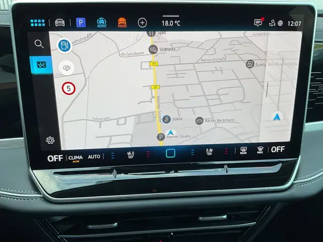 Volkswagen Passat view 14