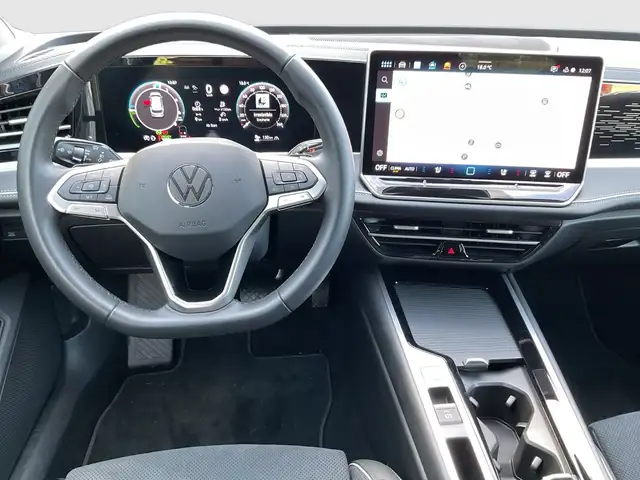 Volkswagen Passat view 9
