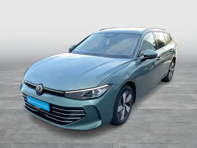 Volkswagen Passat view 2