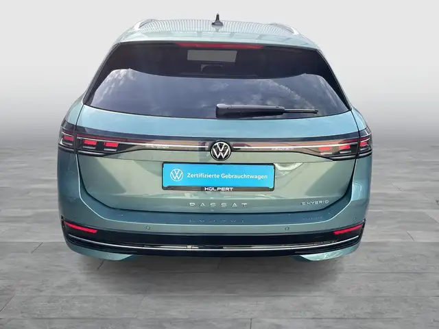 Volkswagen Passat view 5