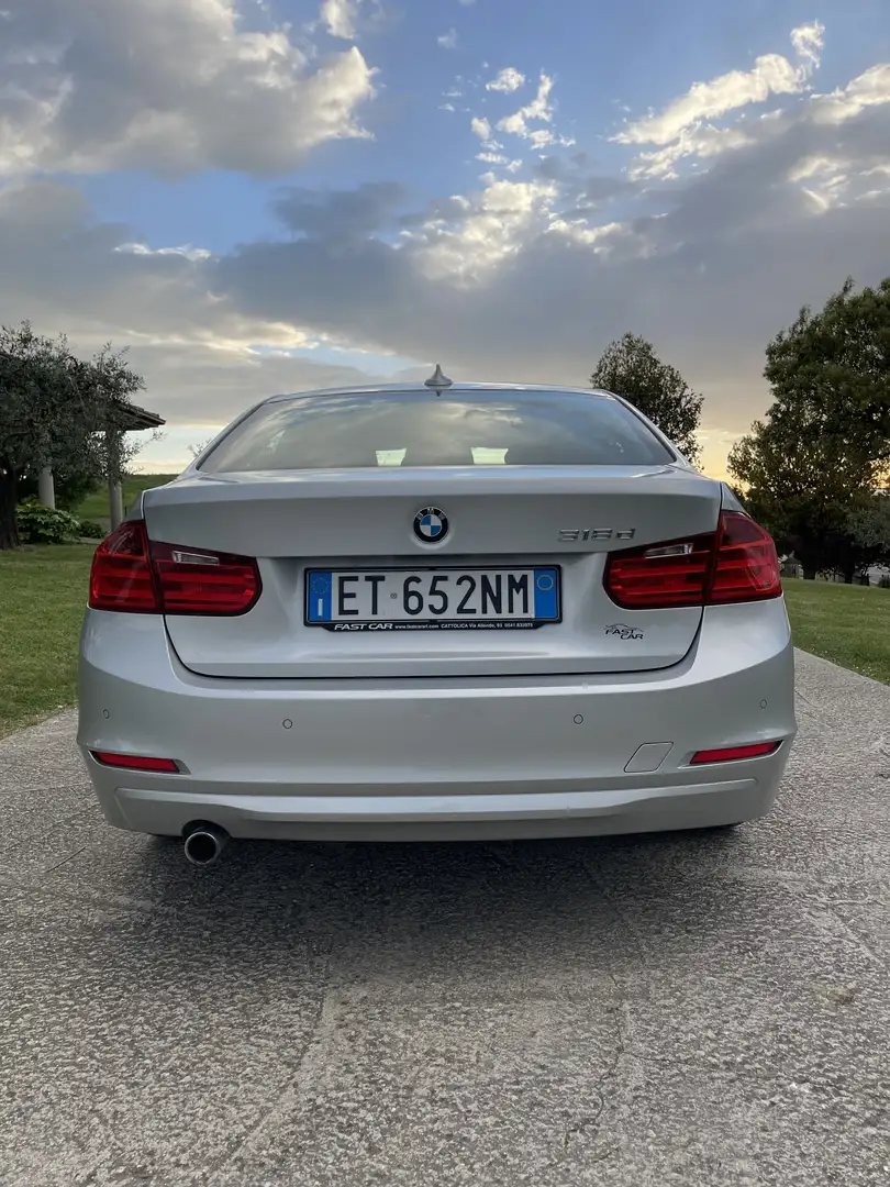 BMW 318 318d Luxury - 2