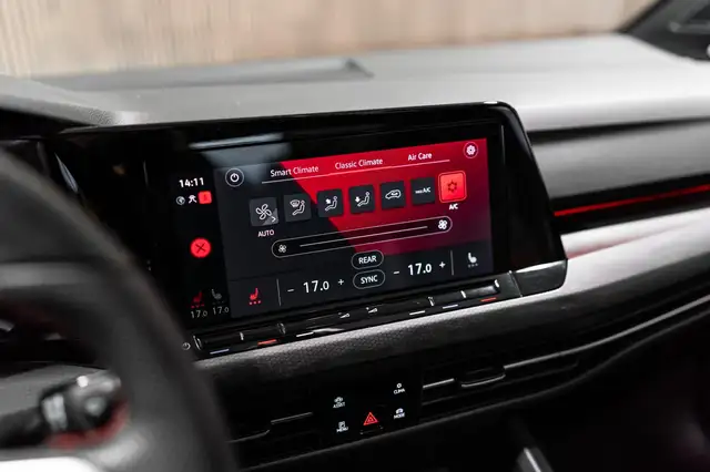 Volkswagen Golf view 17