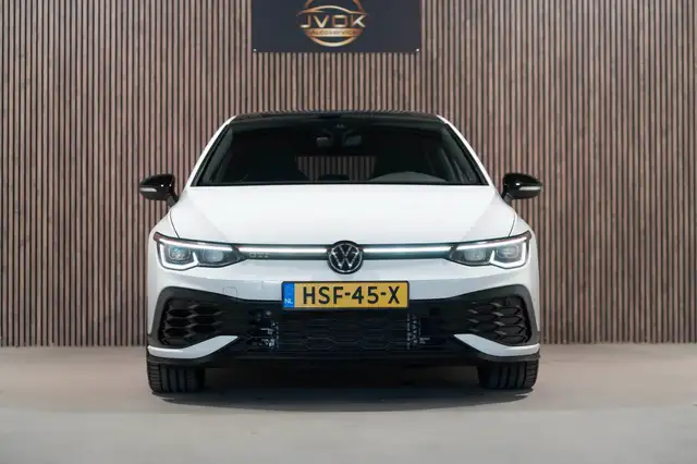 Volkswagen Golf view 4