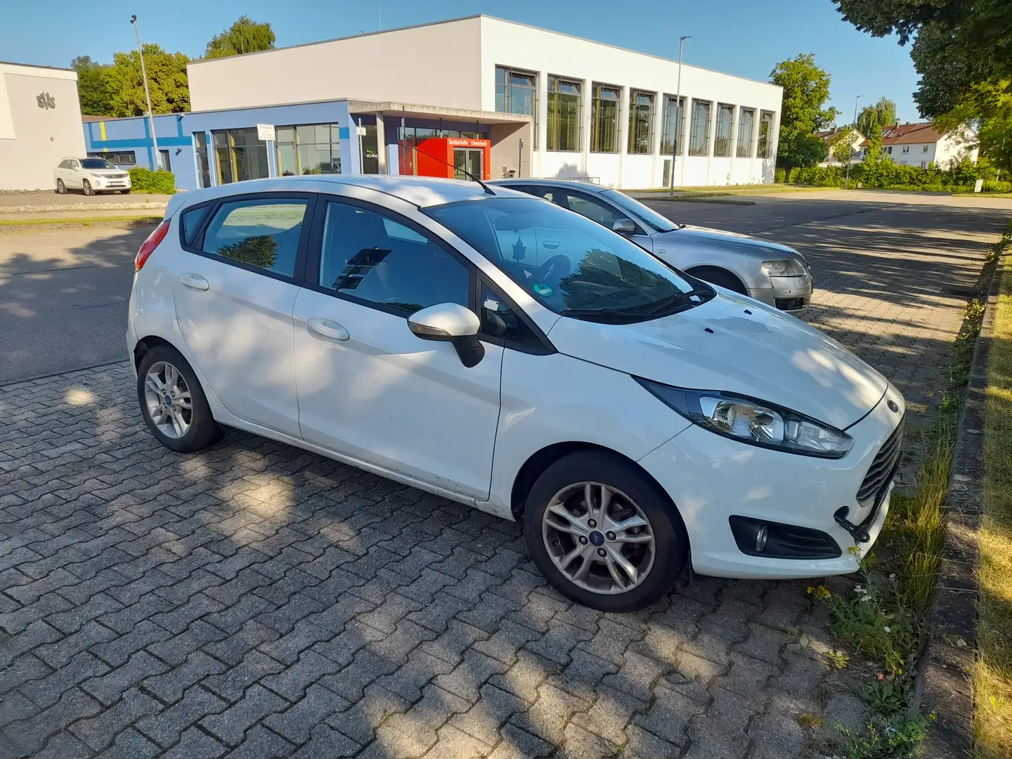 Ford Fiesta Sync Edition Euro 6  MOTORSCHADEN Blanco - 1