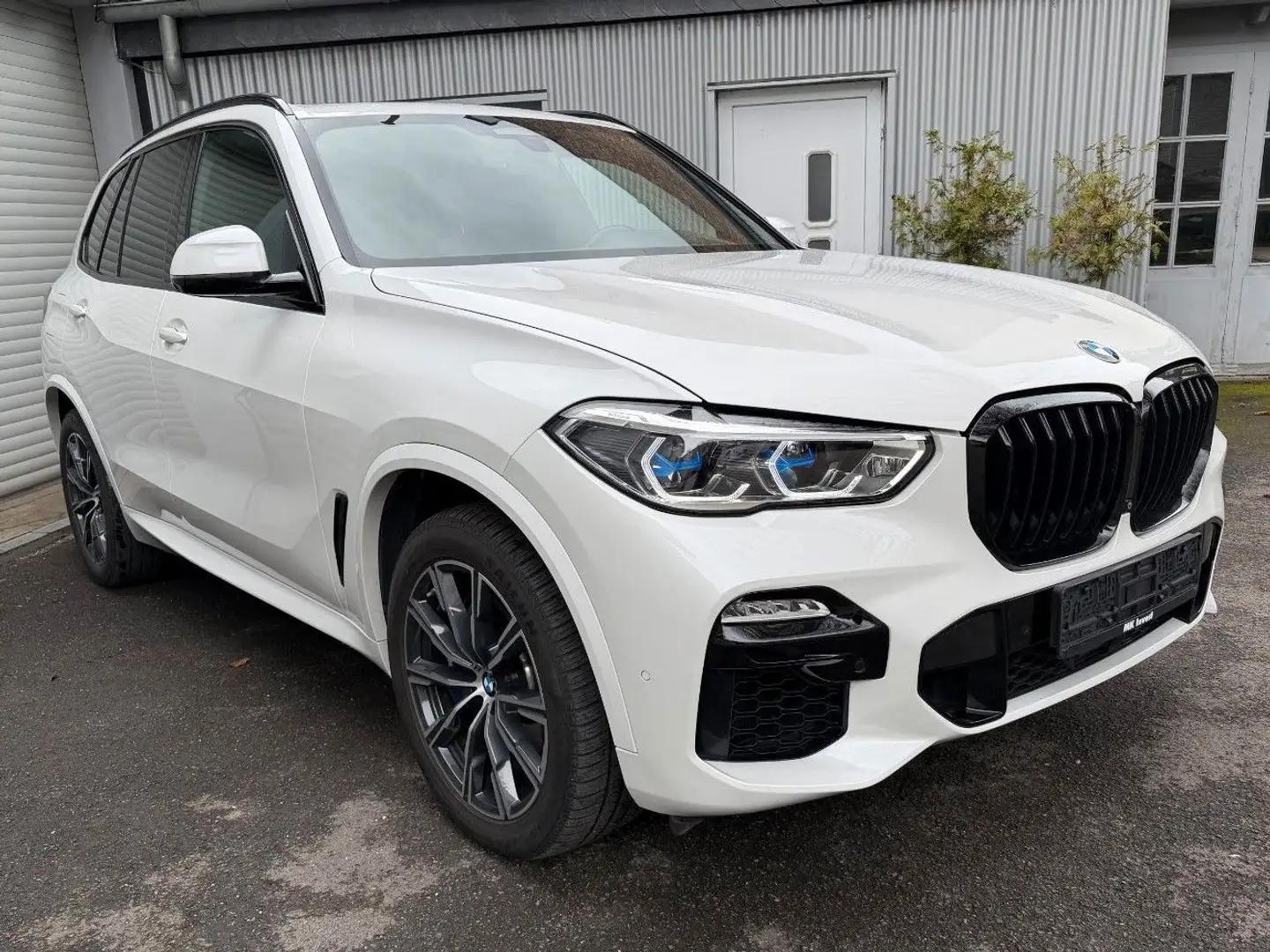 BMW X5 M i xDrive 600 PS Panorama 360° HeadUp ACC Weiß - 1