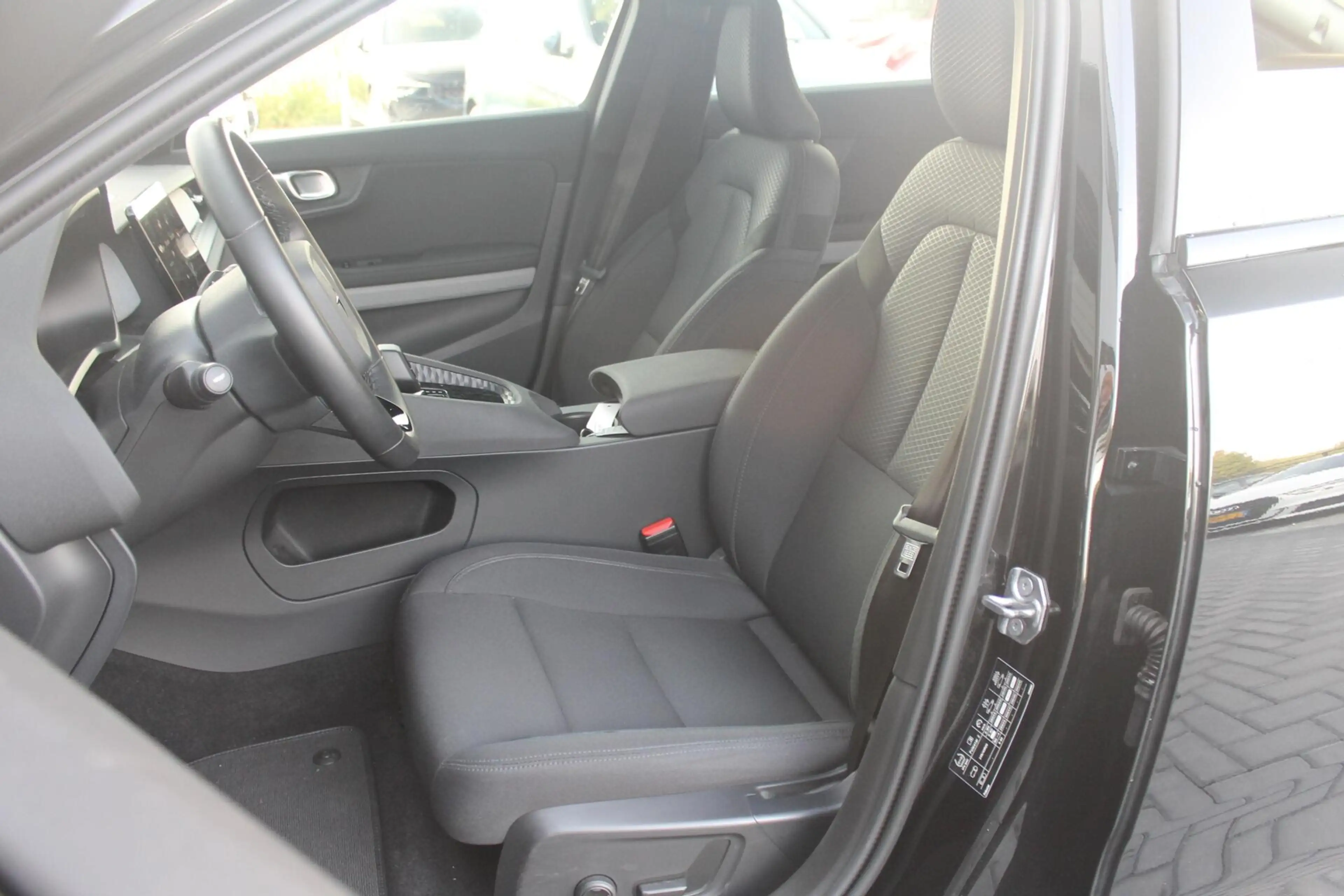 Polestar 2 Standard Range Single Motor 63kWh NAP — photo 11