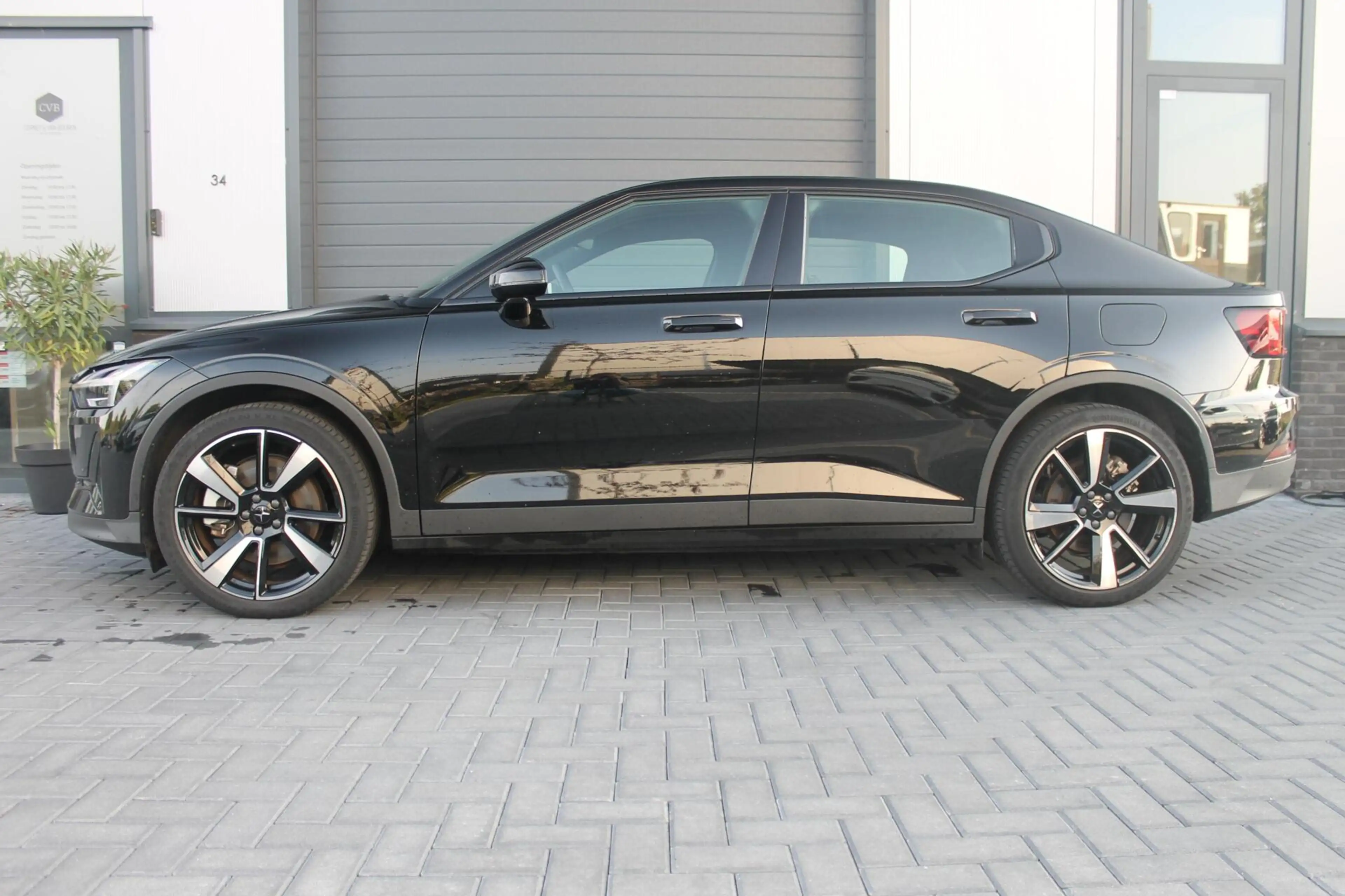 Polestar 2 Standard Range Single Motor 63kWh NAP — photo 4