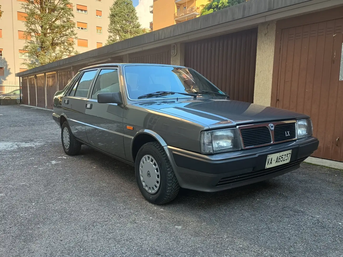 Lancia Prisma 1.5 LX - 1