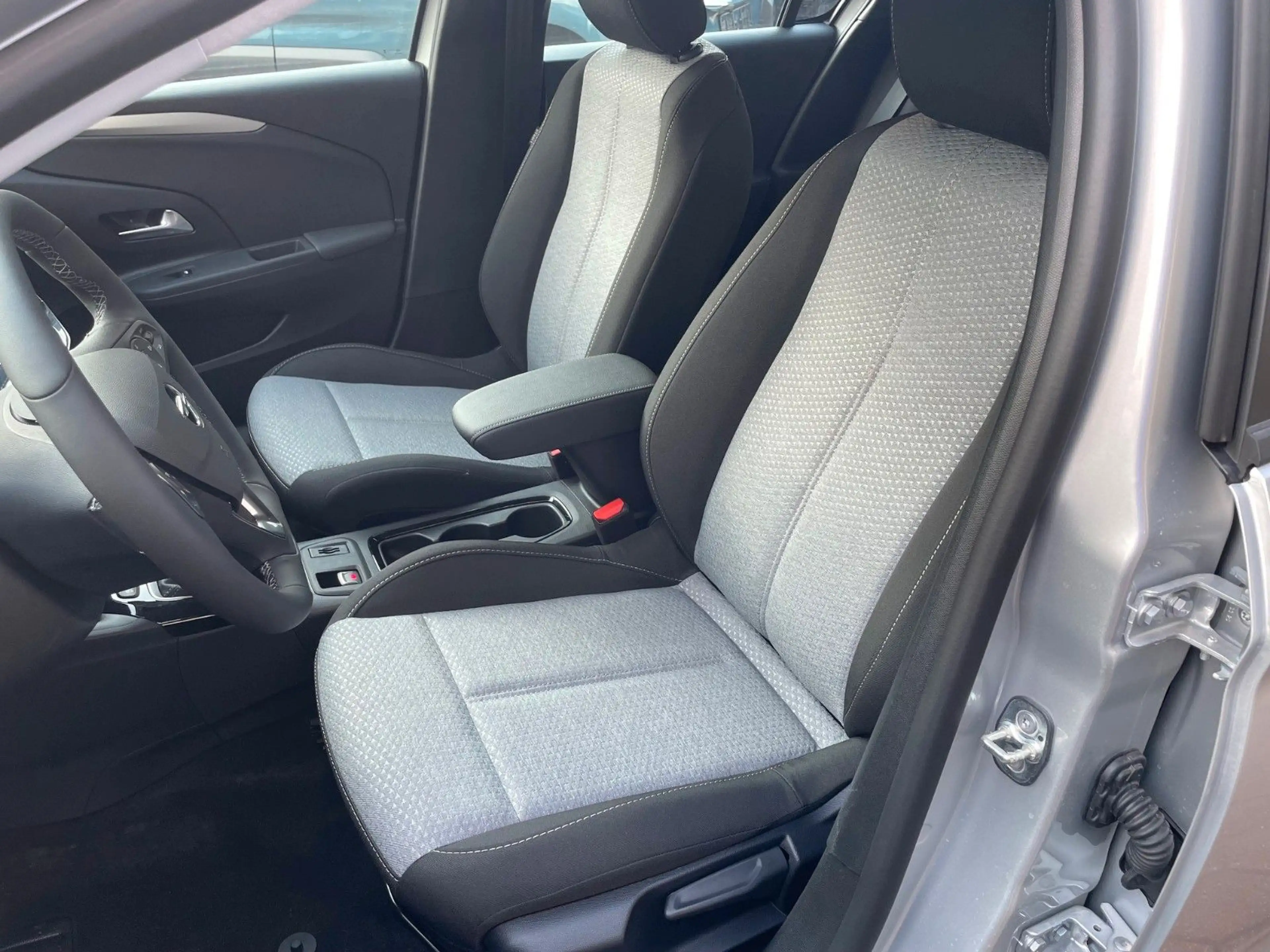 Opel Corsa F Edition Sitz u. Lenkradheizung LM-Felgen — photo 7