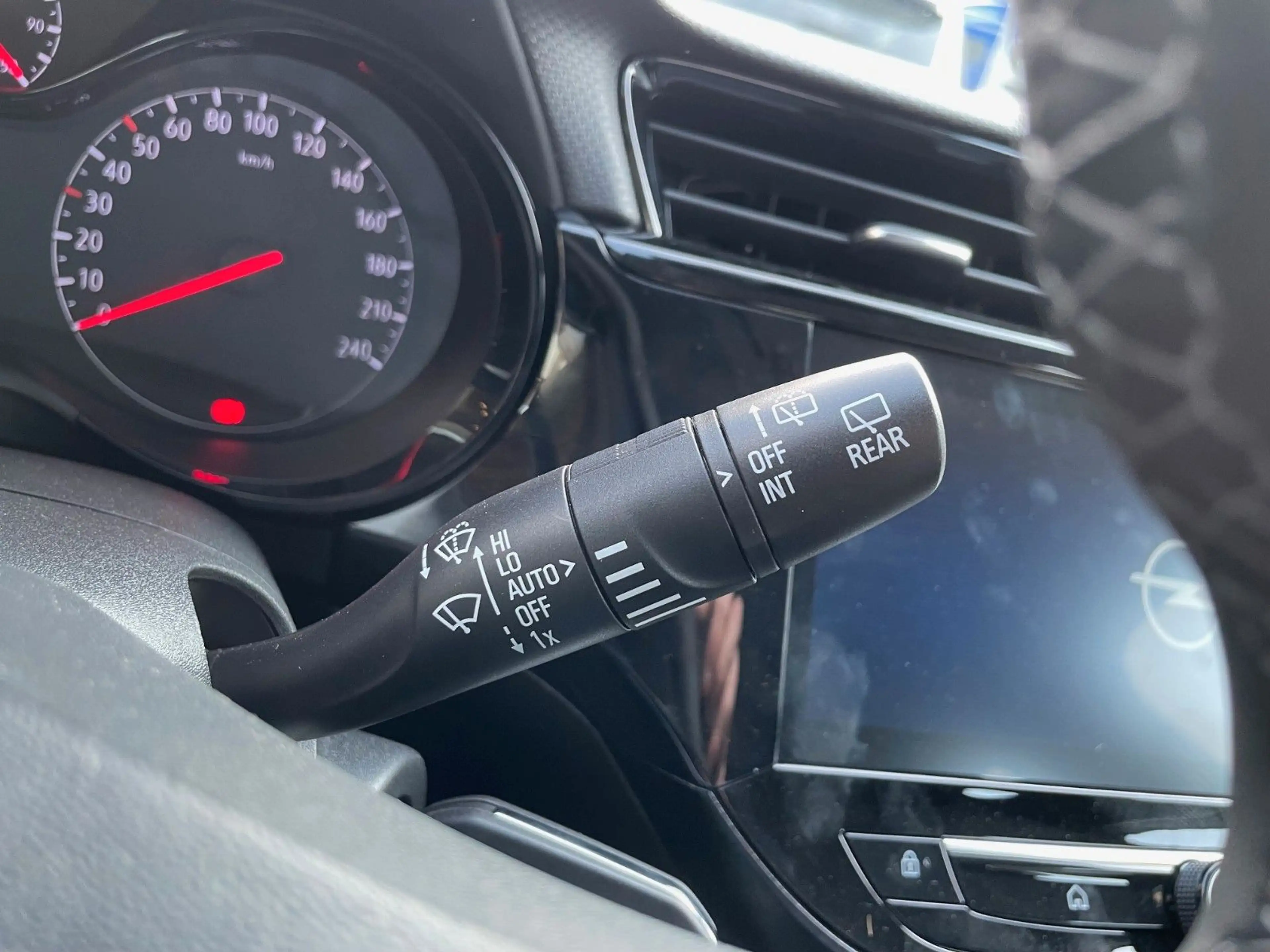 Opel Corsa F Edition Sitz u. Lenkradheizung LM-Felgen — photo 20