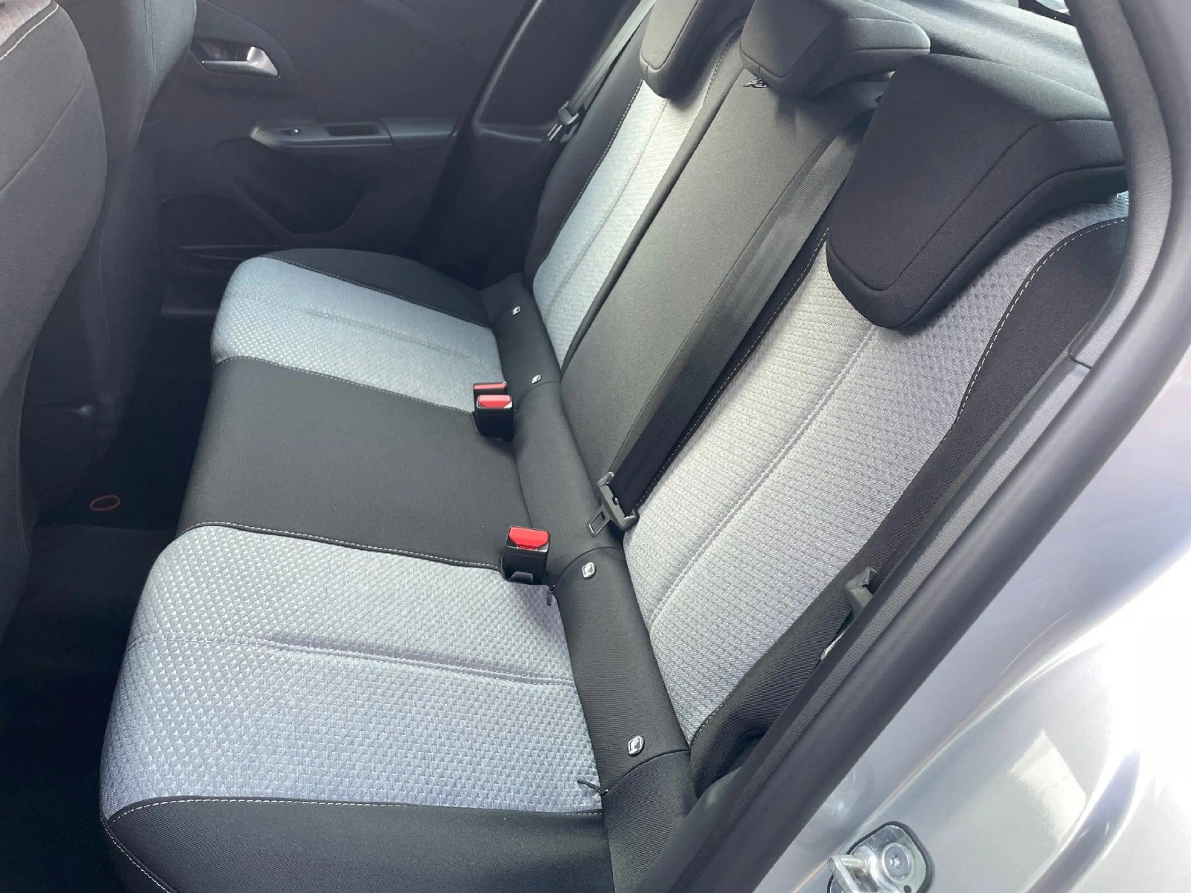 Opel Corsa F Edition Sitz u. Lenkradheizung LM-Felgen — photo 11