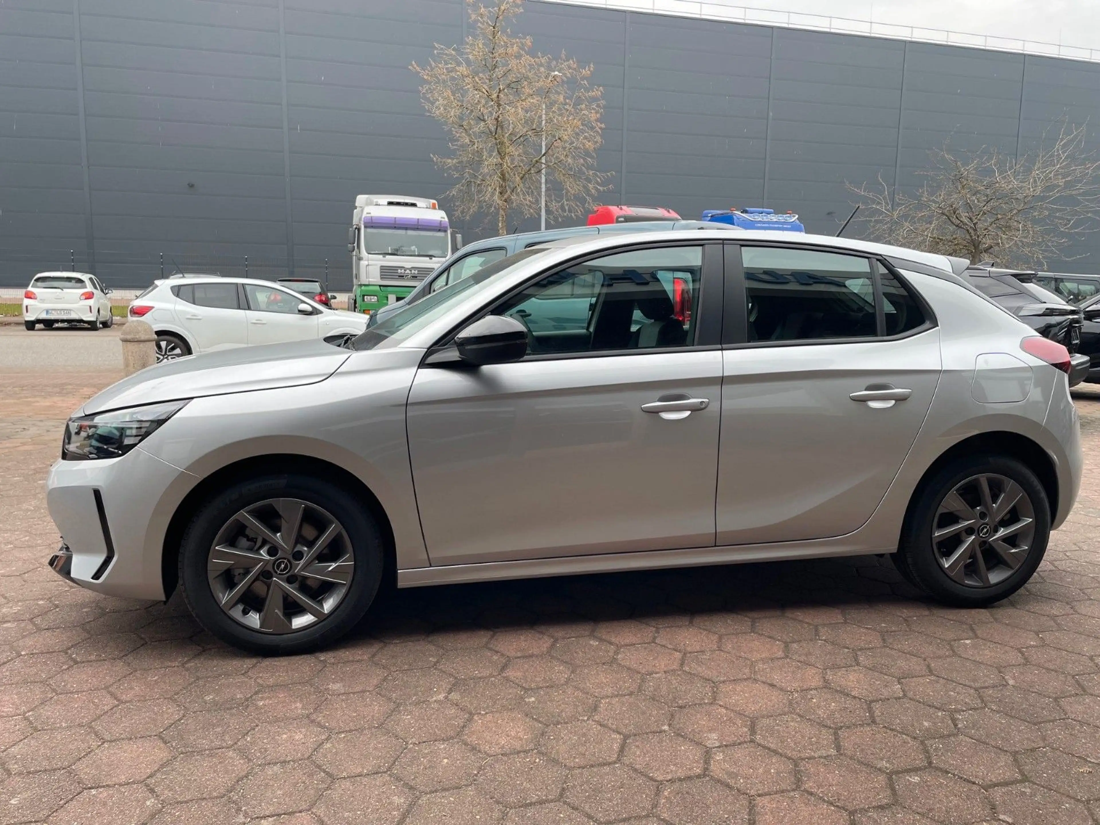 Opel Corsa F Edition Sitz u. Lenkradheizung LM-Felgen — photo 5