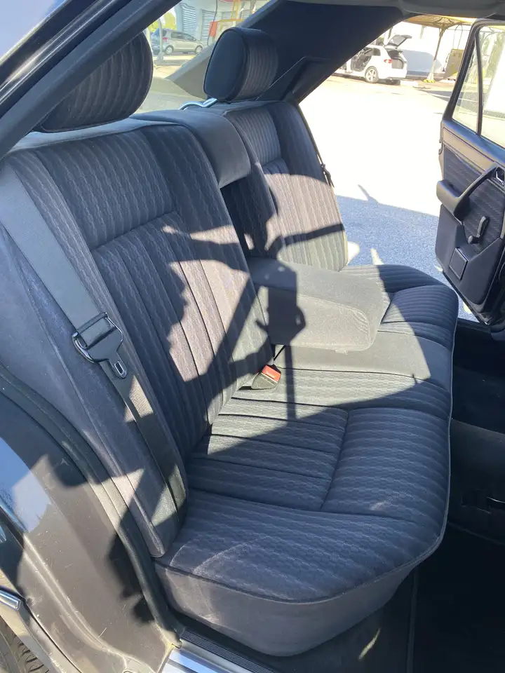 Mercedes-Benz E 200 (124), foto 6