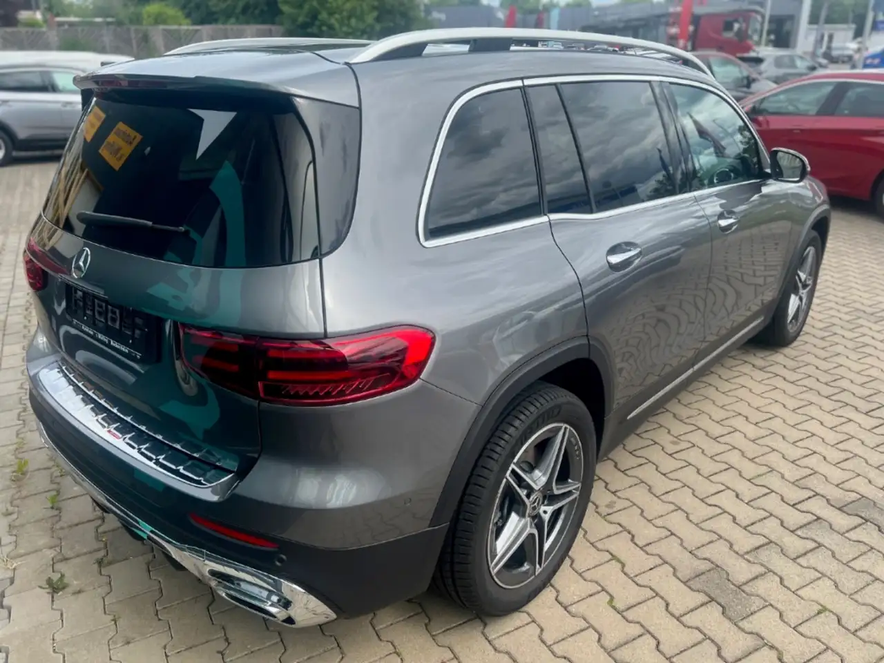 Mercedes-Benz GLB 220 d 4Matic AMG Line Advanced Plus 8G-DCT 5
