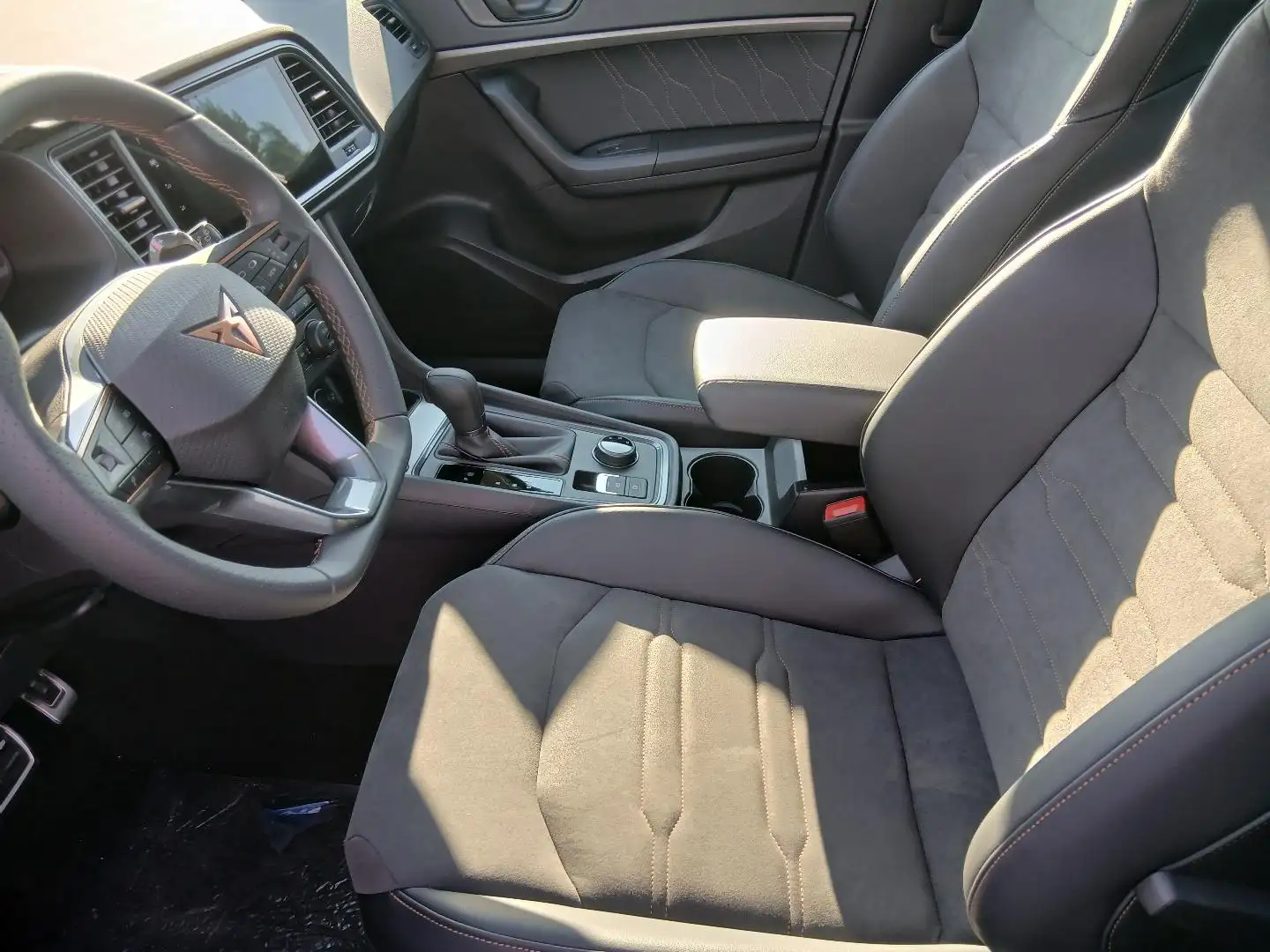 CUPRA Ateca 2.0 TSI 140 kW (190 PS) 7-Gang DSG 4Drive Weiß - 2