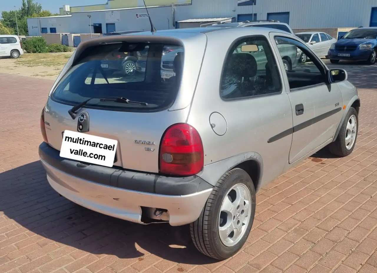 Opel Corsa 1.2 16v Edition 2000, foto 4