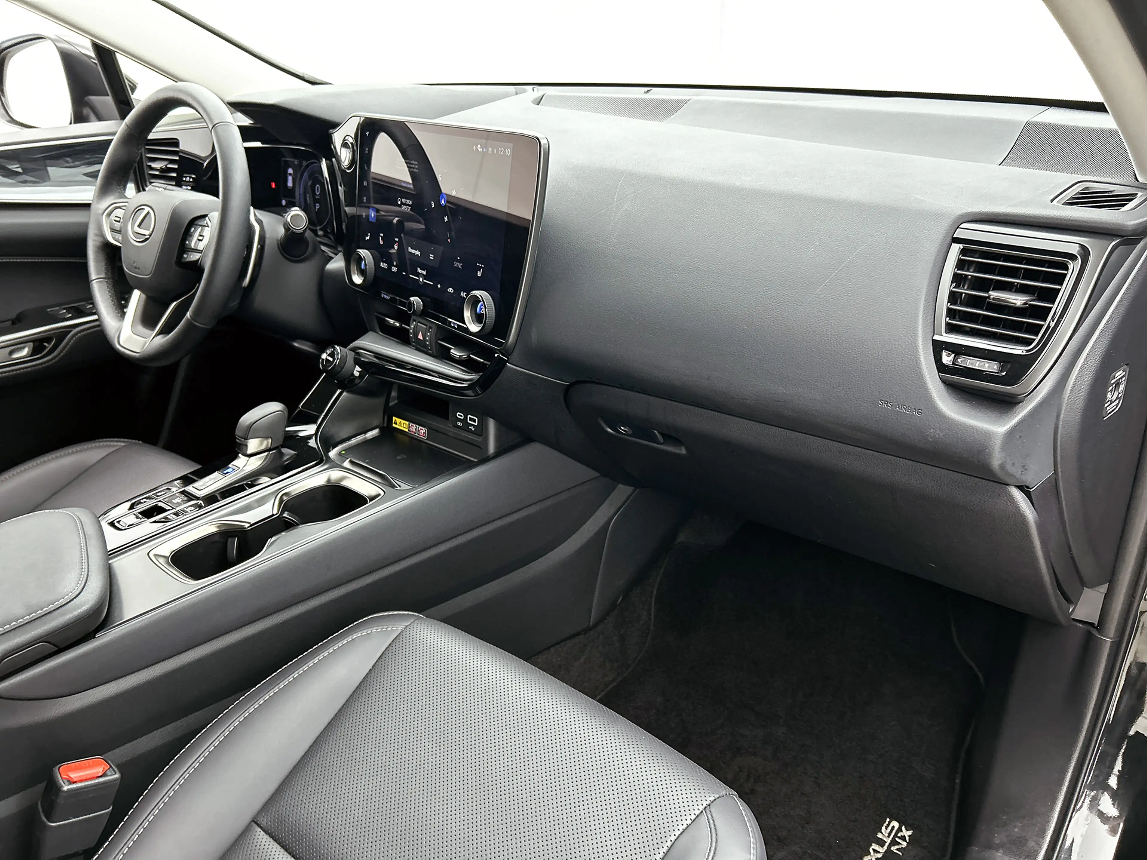 Lexus NX 450h+ AWD Luxury Line | Trekhaak 1.500 kg | Stoel- en St — photo 6