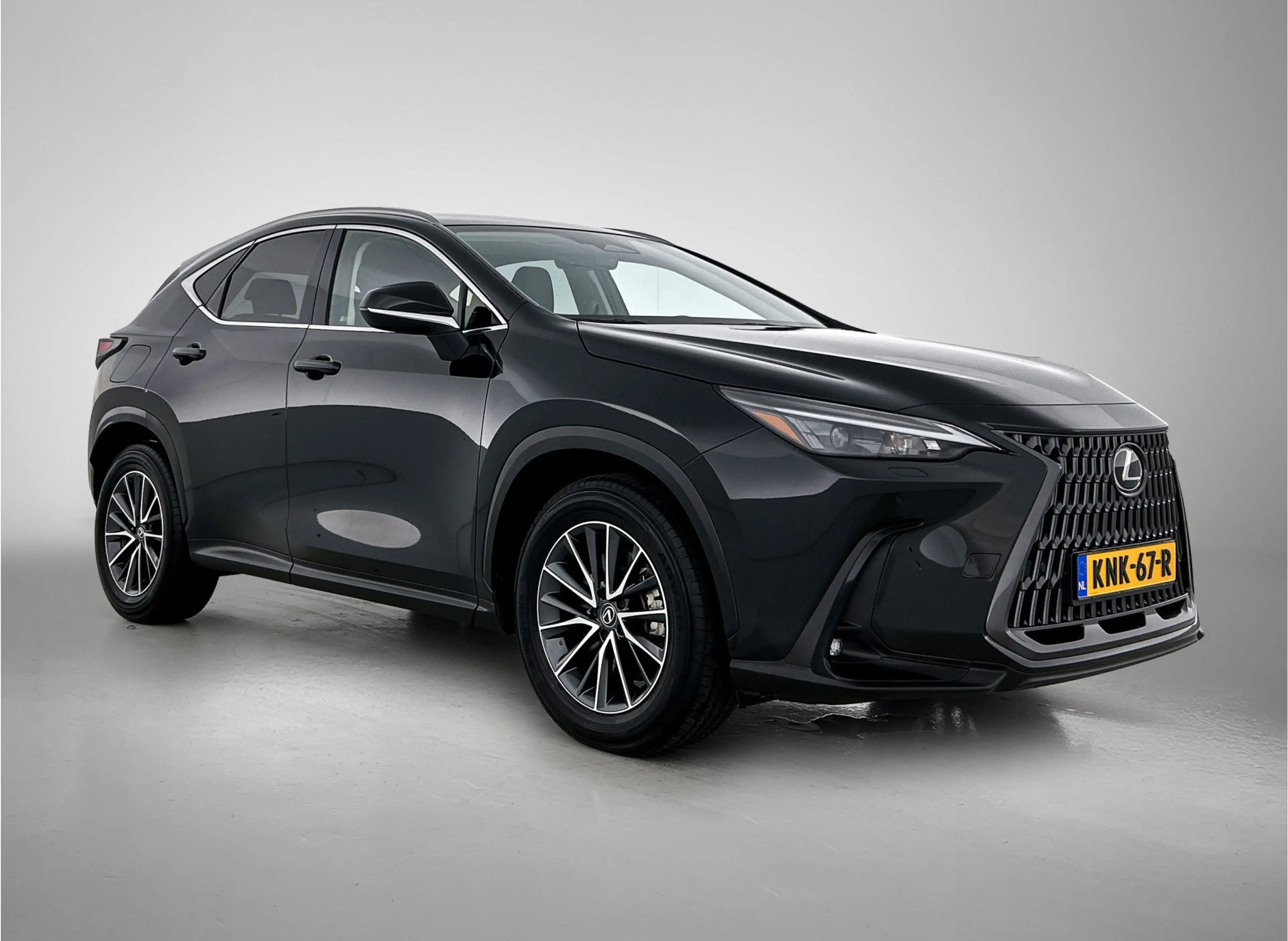 Lexus NX 450h+ AWD Luxury Line | Trekhaak 1.500 kg | Stoel- en St — photo 13