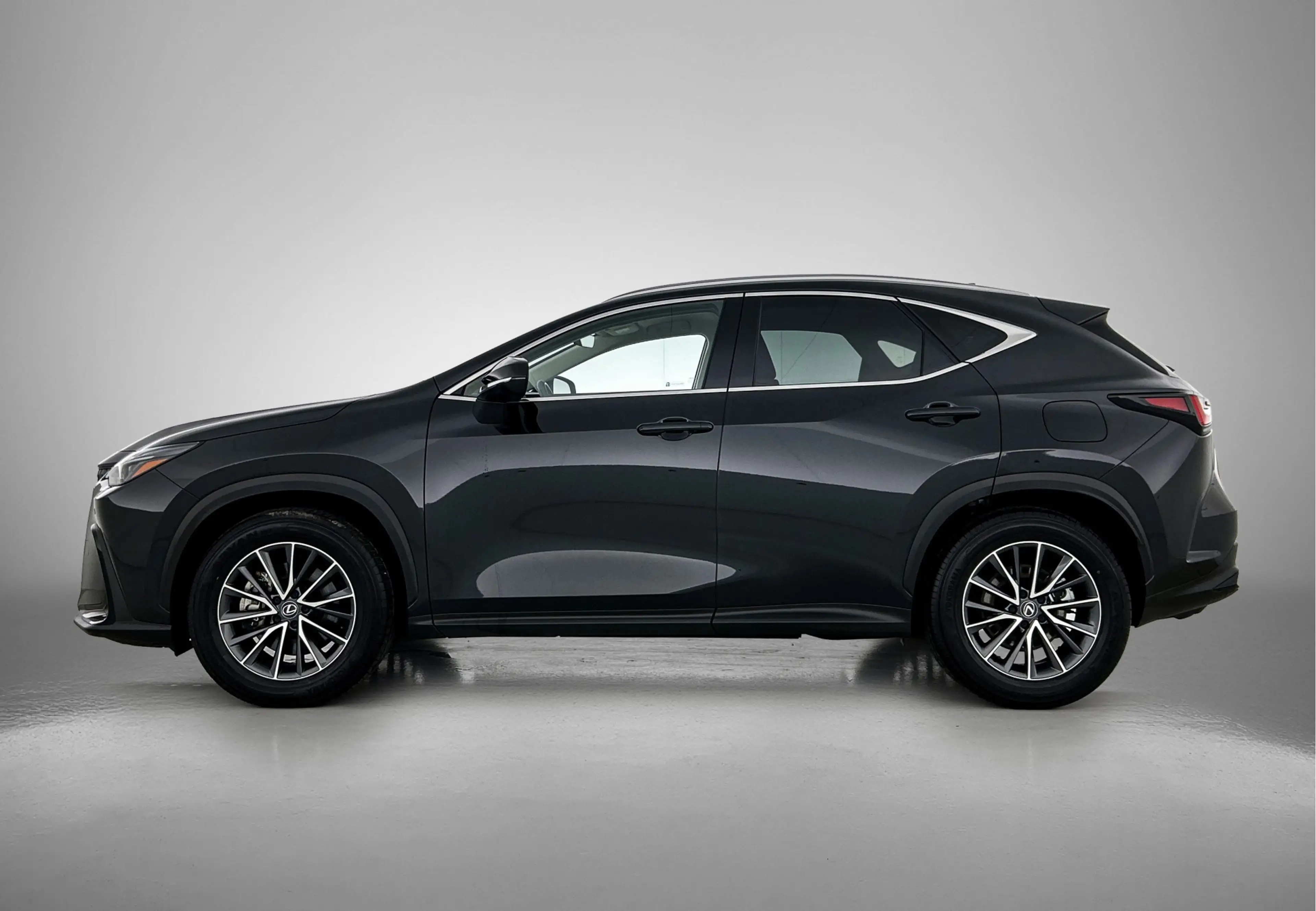 Lexus NX 450h+ AWD Luxury Line | Trekhaak 1.500 kg | Stoel- en St — photo 3