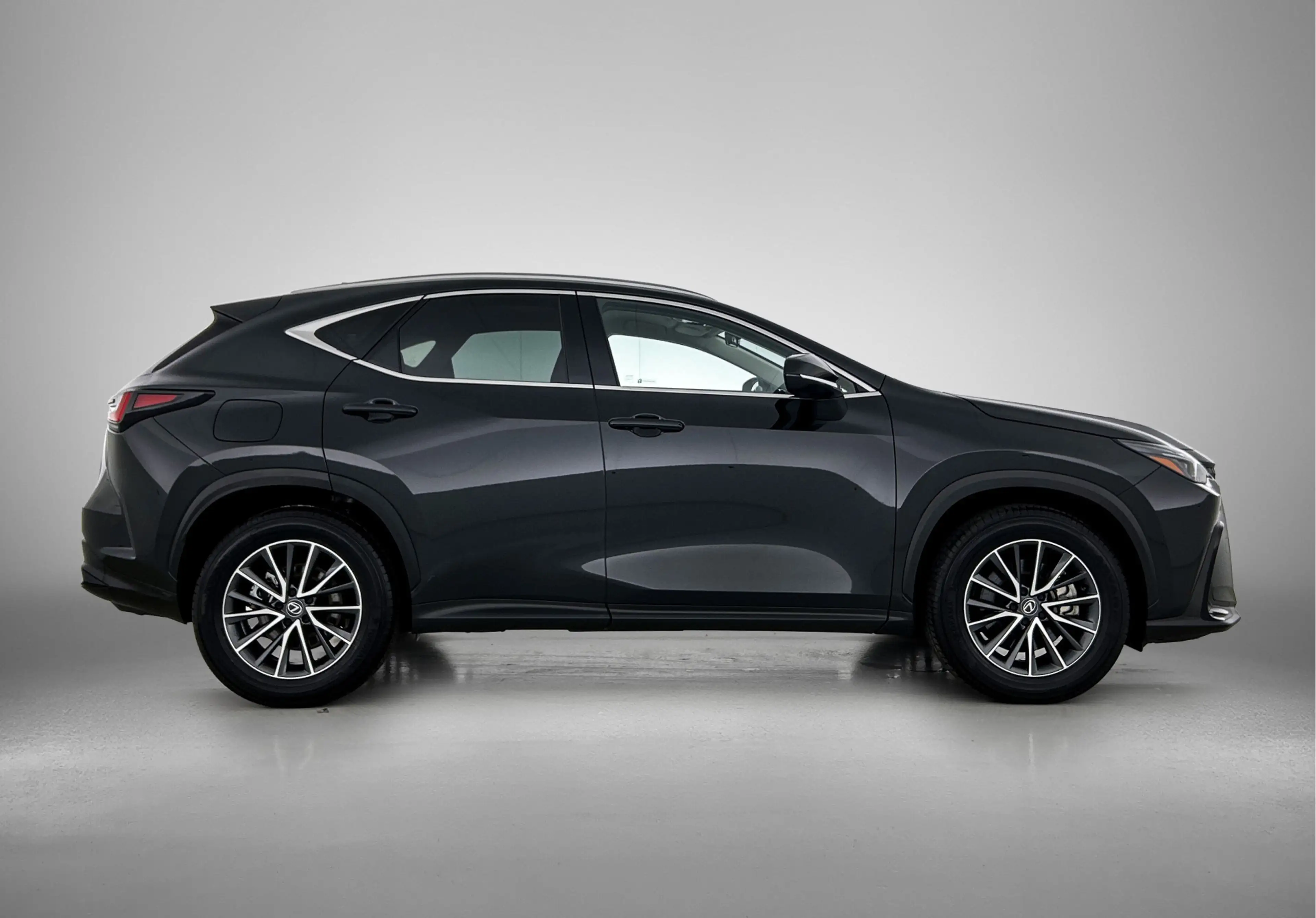 Lexus NX 450h+ AWD Luxury Line | Trekhaak 1.500 kg | Stoel- en St — photo 12