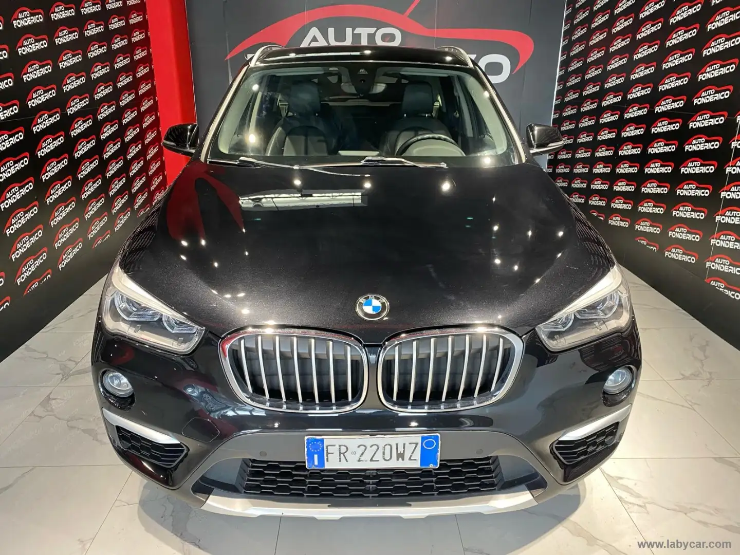BMW X1 sDrive18d xLine Noir - 1
