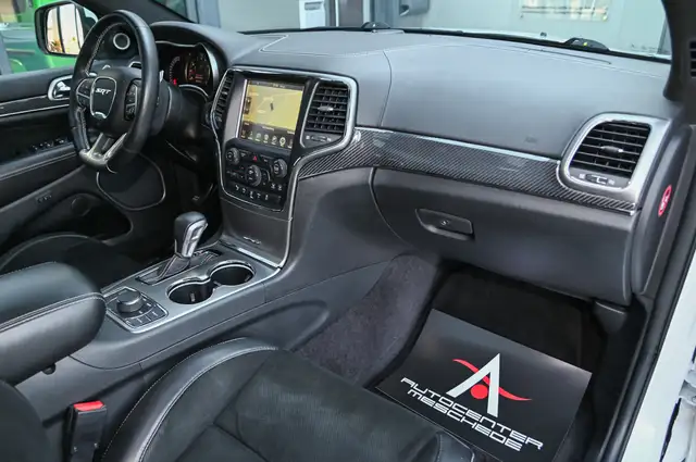 Jeep Grand Cherokee view 11