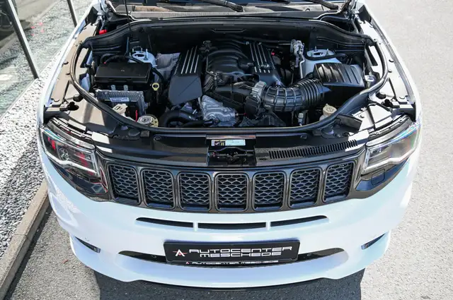 Jeep Grand Cherokee view 7