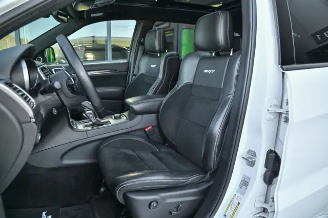 Jeep Grand Cherokee view 12