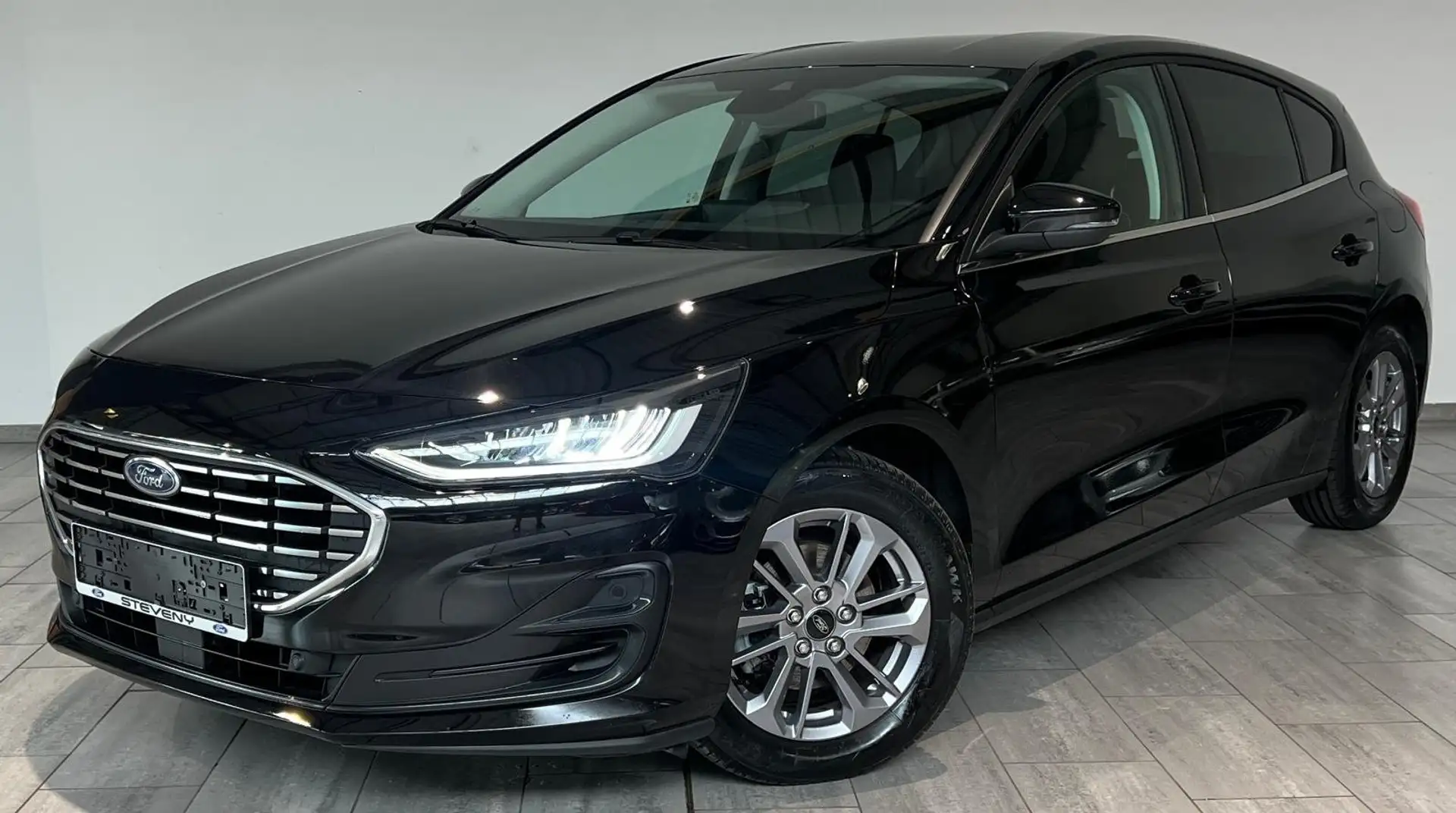 Ford Focus Titanium 1.5 EcoBlue 115CV A8 *NAVI*FULL LED*JA16* Černá - 1