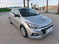 Hyundai i20 1.2 MPI Essence Gris - thumbnail 1