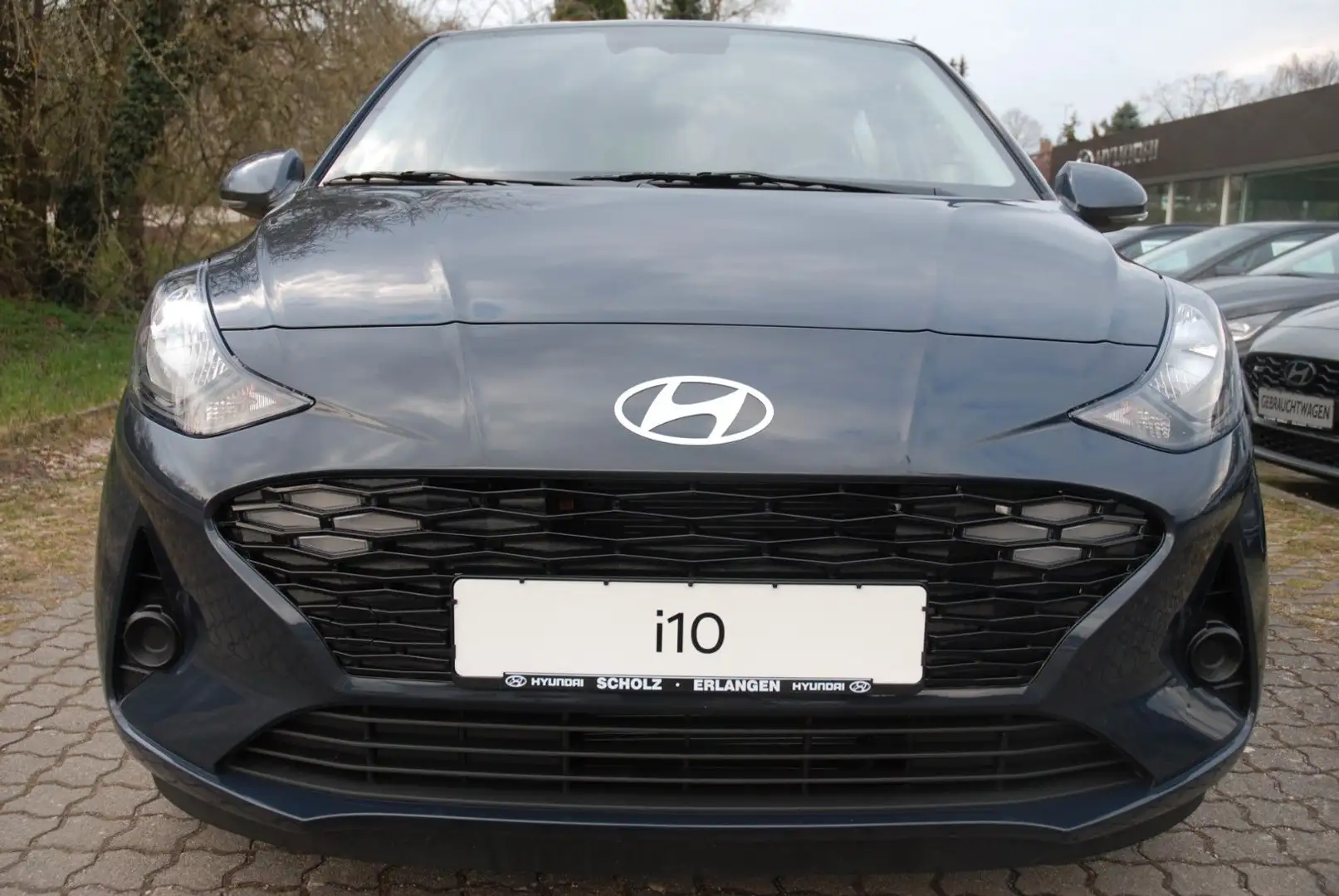 Hyundai i10 1.2 Trend M/T Komfortpaket, Navi, Klimaaut. Grijs - 2