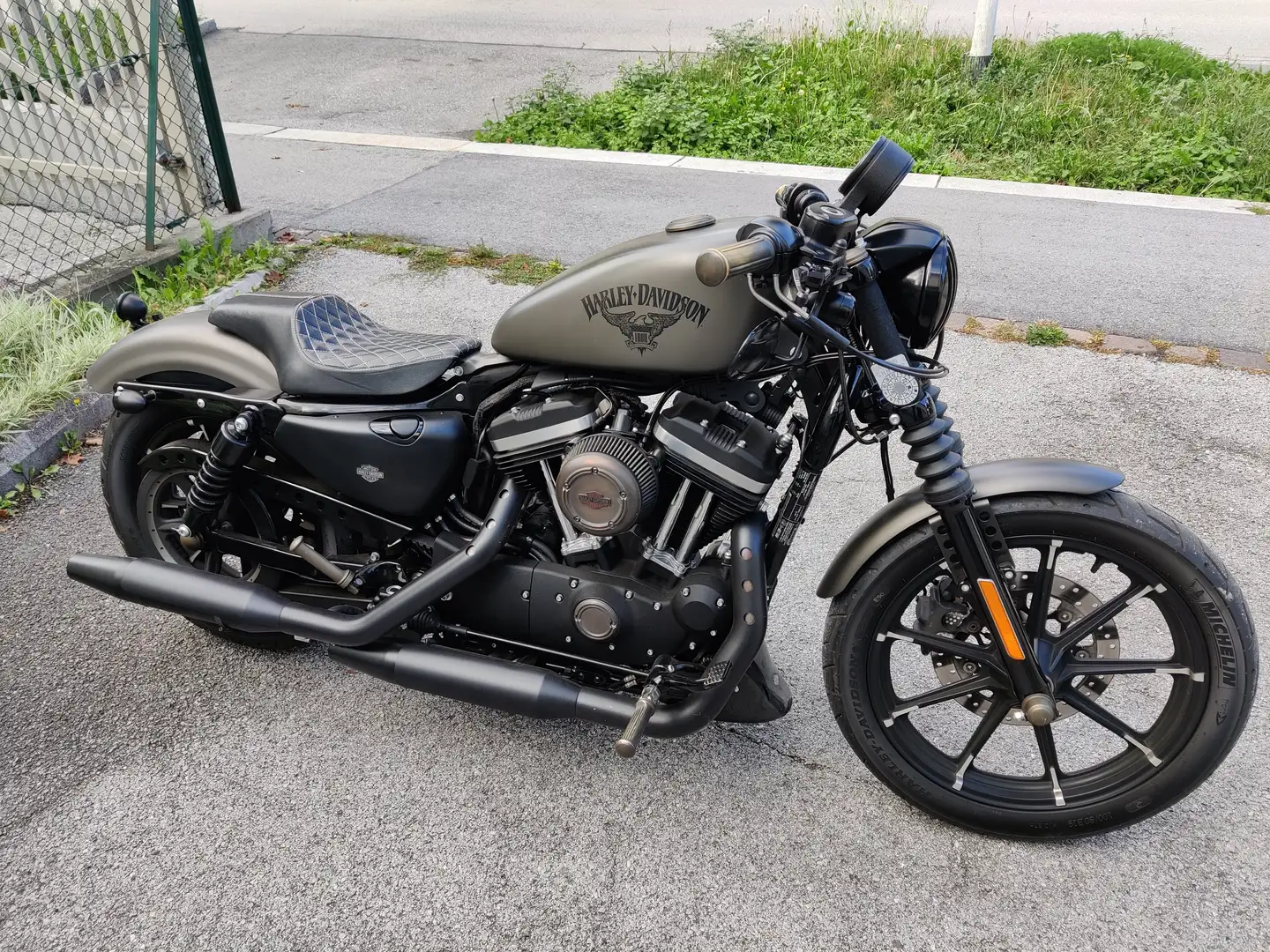 Harley-Davidson Iron 883 XL Сірий - 2
