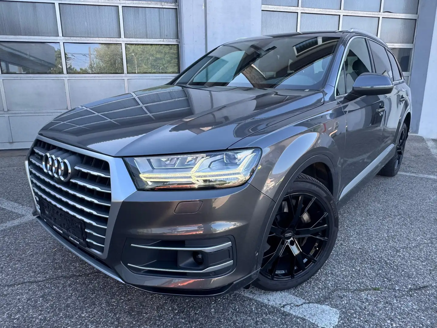 Audi Q7 3.0 TDI quattro/7Sitzer/Anhänkerk./ACC Grau - 1