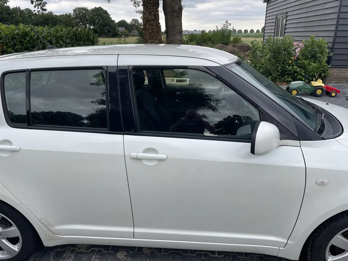 Suzuki Swift 1.3 Shogun White - 2