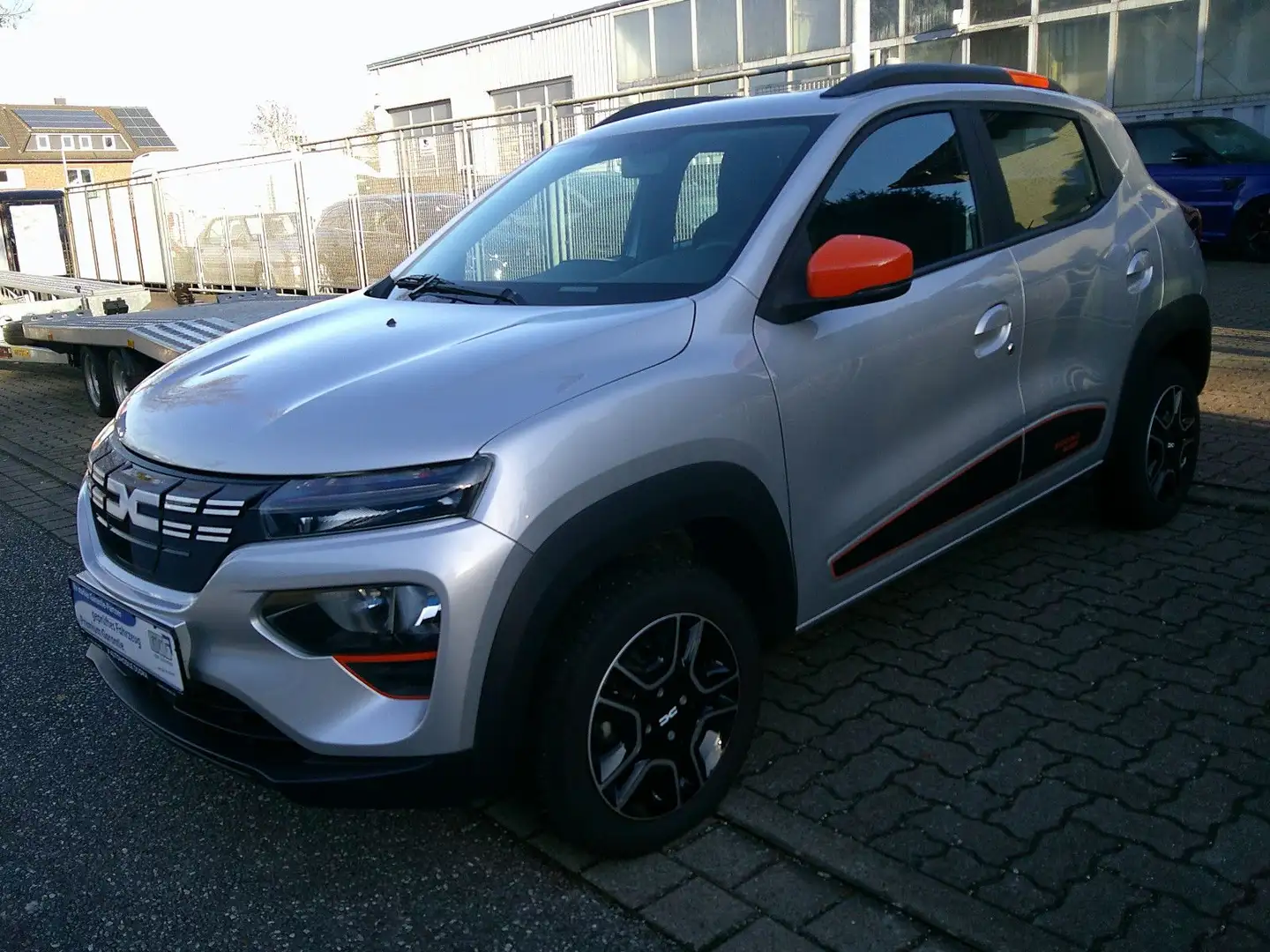 Dacia Spring Electric 45 Essential CCS Silber - 1