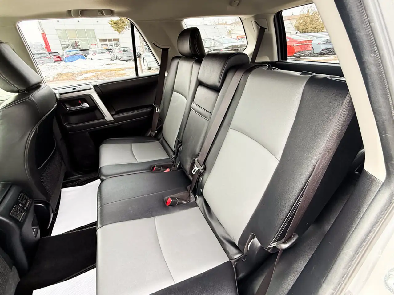 Toyota 4-Runner снимка Toyota 4-Runner