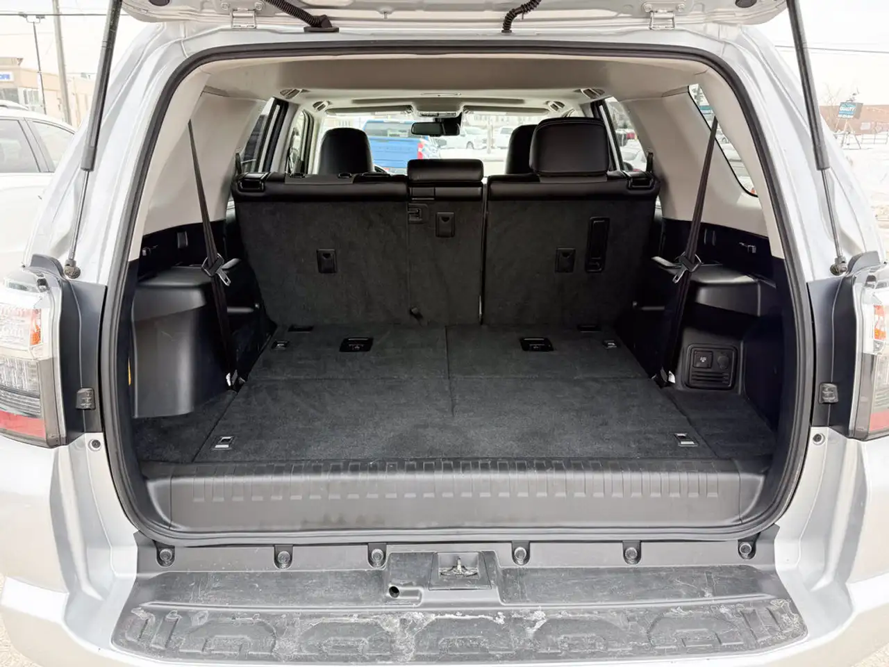 Toyota 4-Runner снимка Toyota 4-Runner