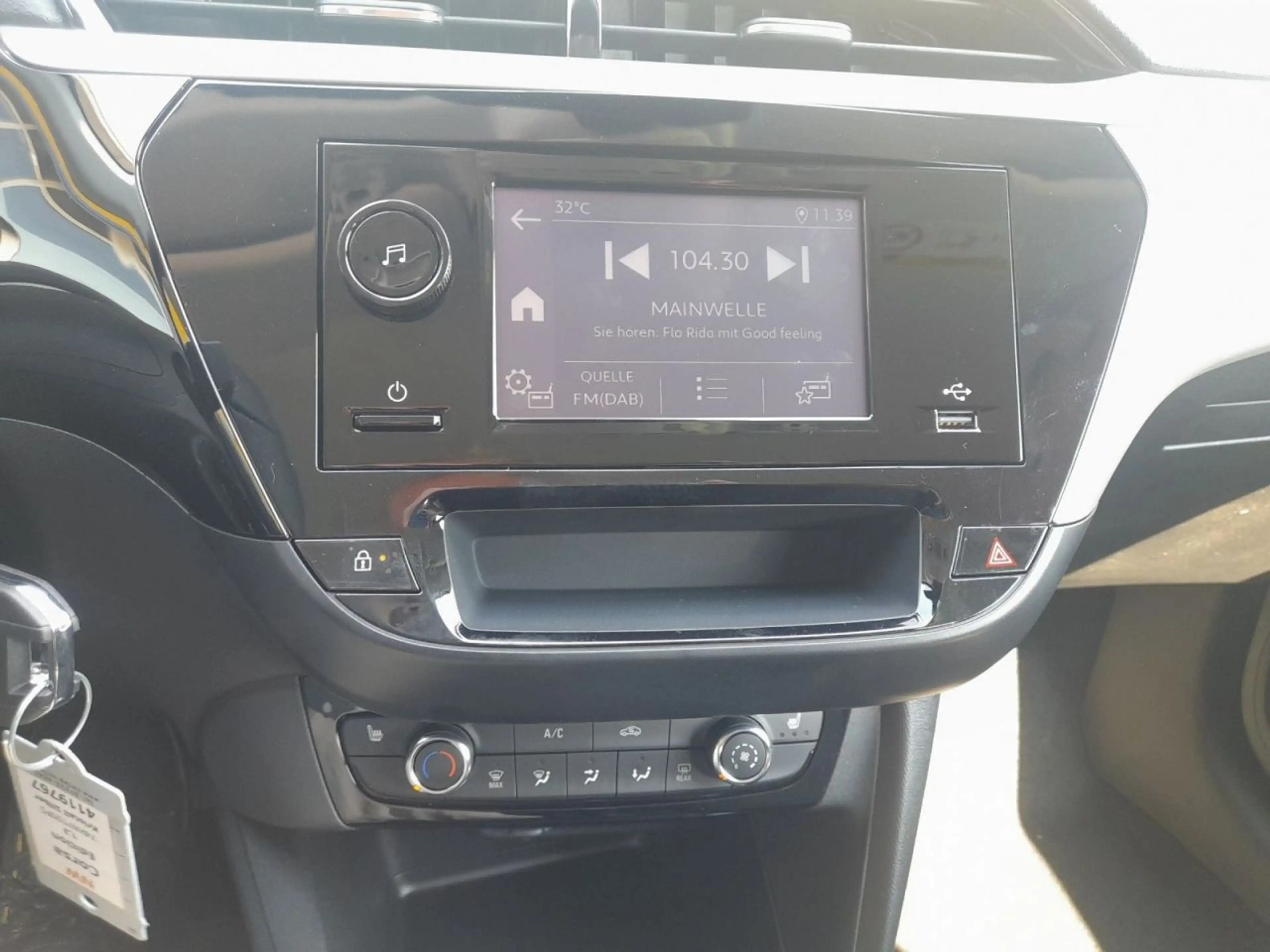 Opel Corsa Edition Sitzheizung Parkpilot — photo 14