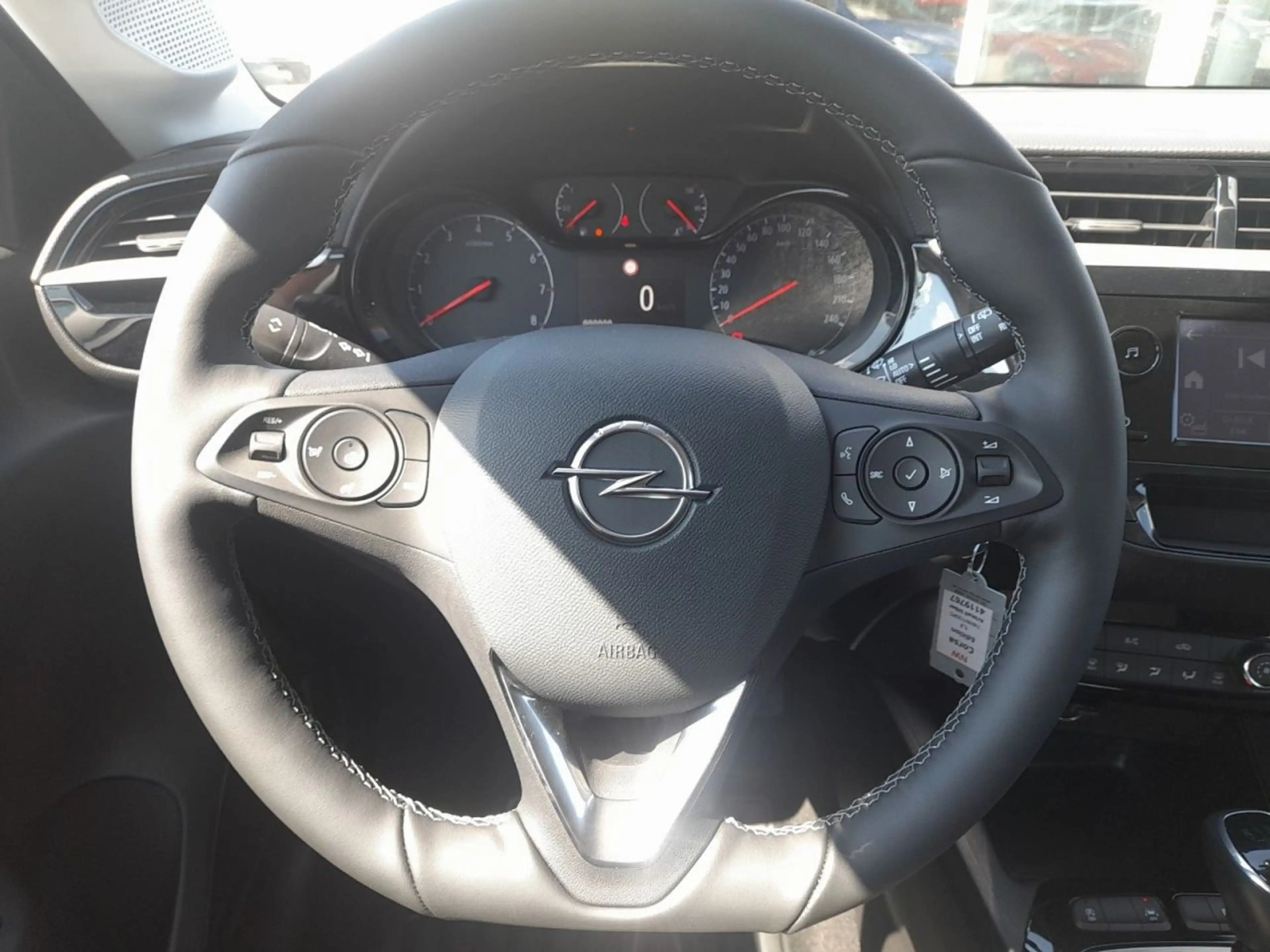 Opel Corsa Edition Sitzheizung Parkpilot — photo 11
