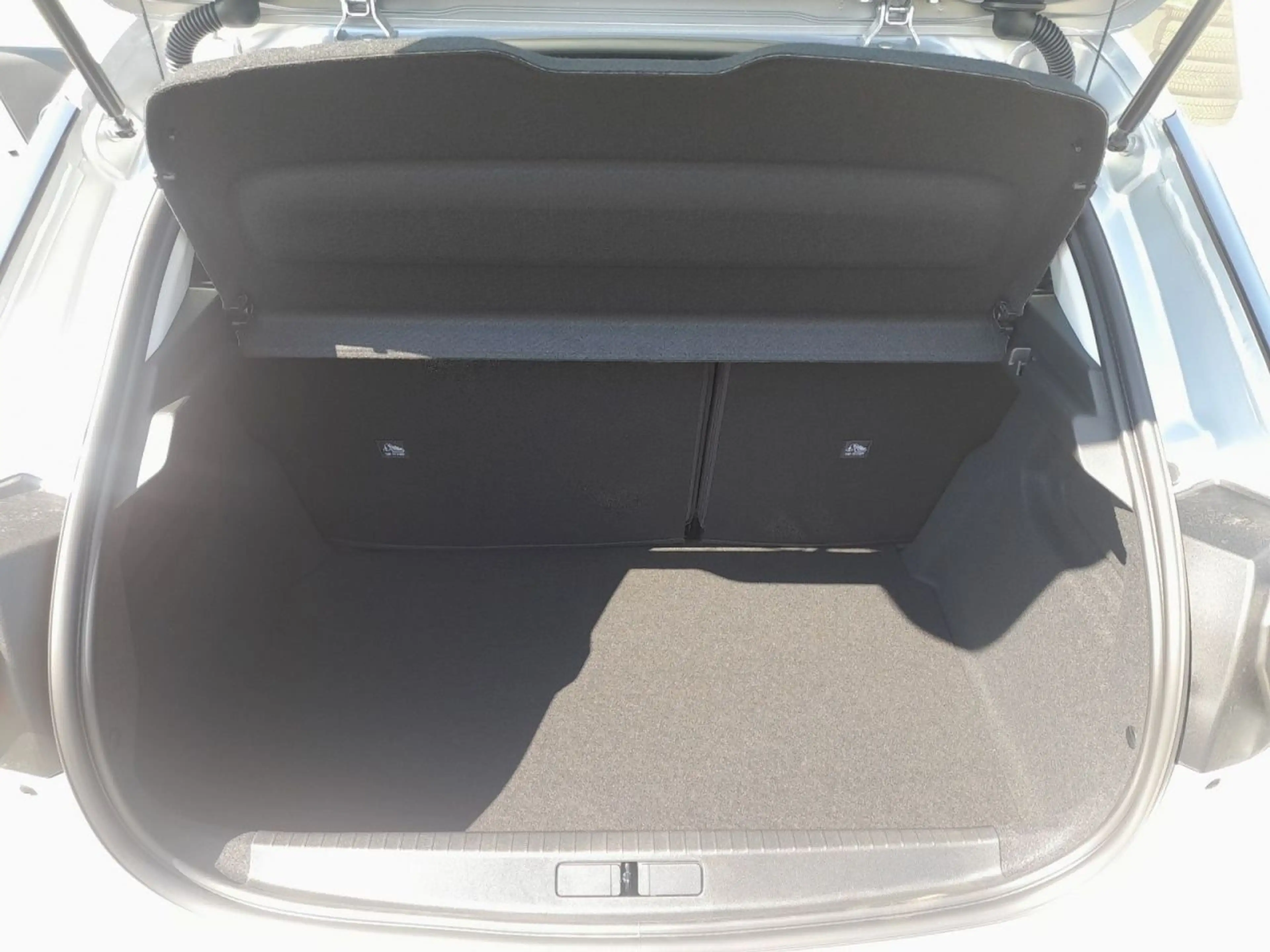 Opel Corsa Edition Sitzheizung Parkpilot — photo 15