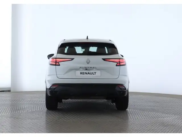 Renault Austral view 5