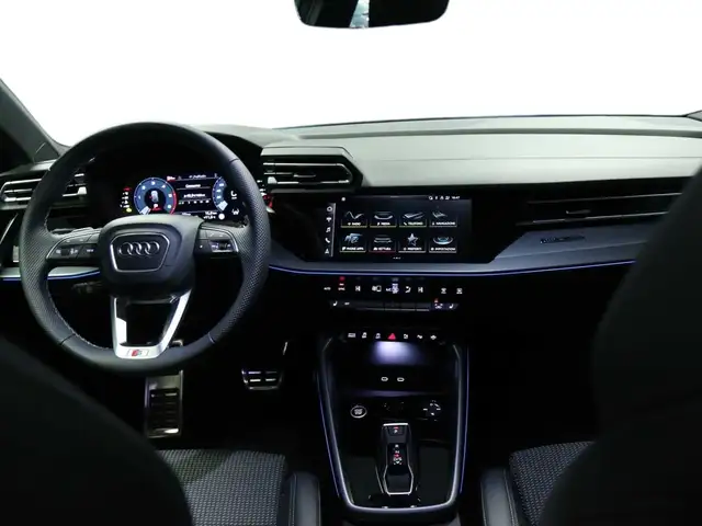 Audi A3 view 4
